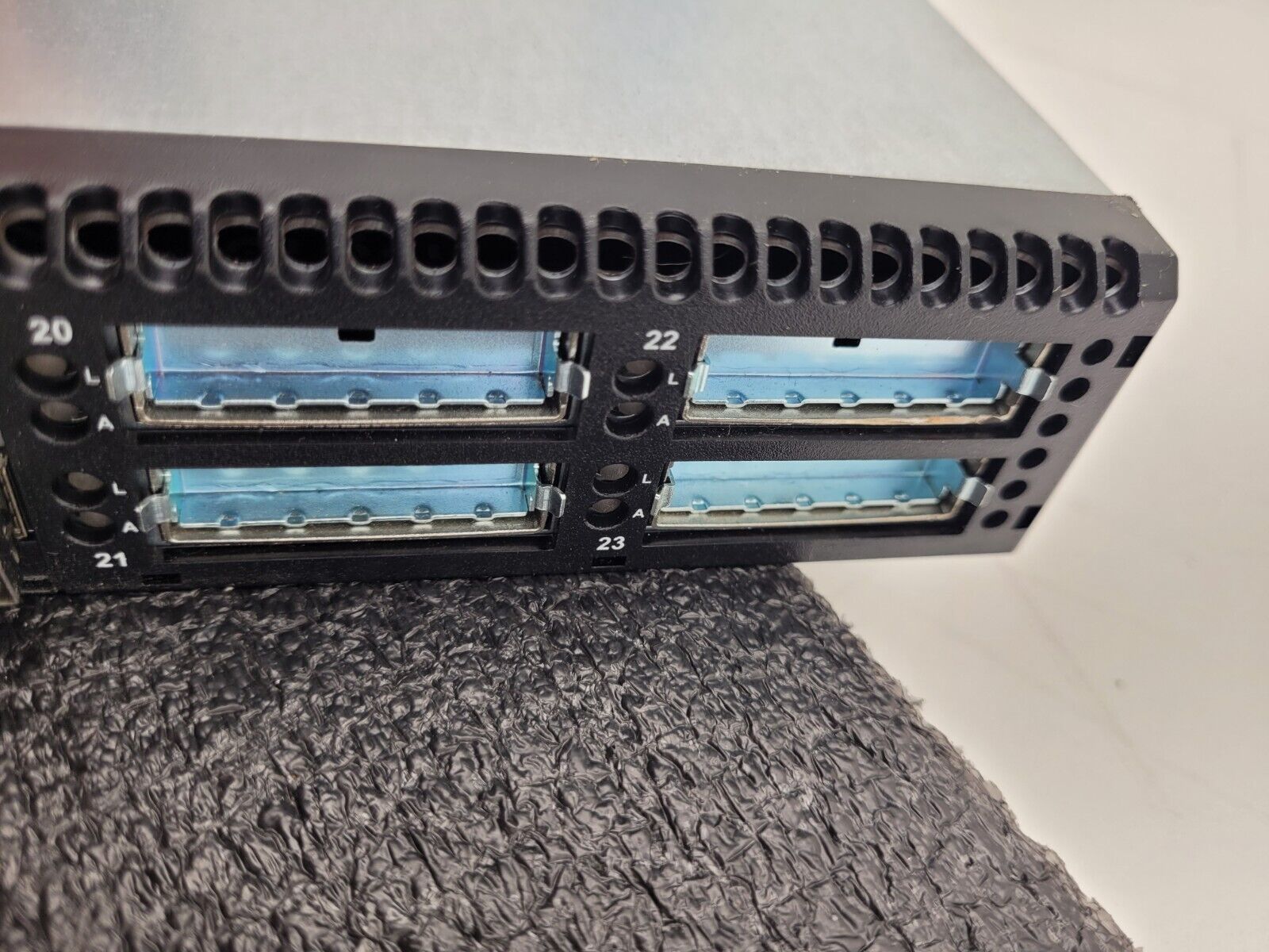 QLogic SANbox 5800 5802 SB5802V-20A8 Switch 8GB Fibre Channel FC SFP
