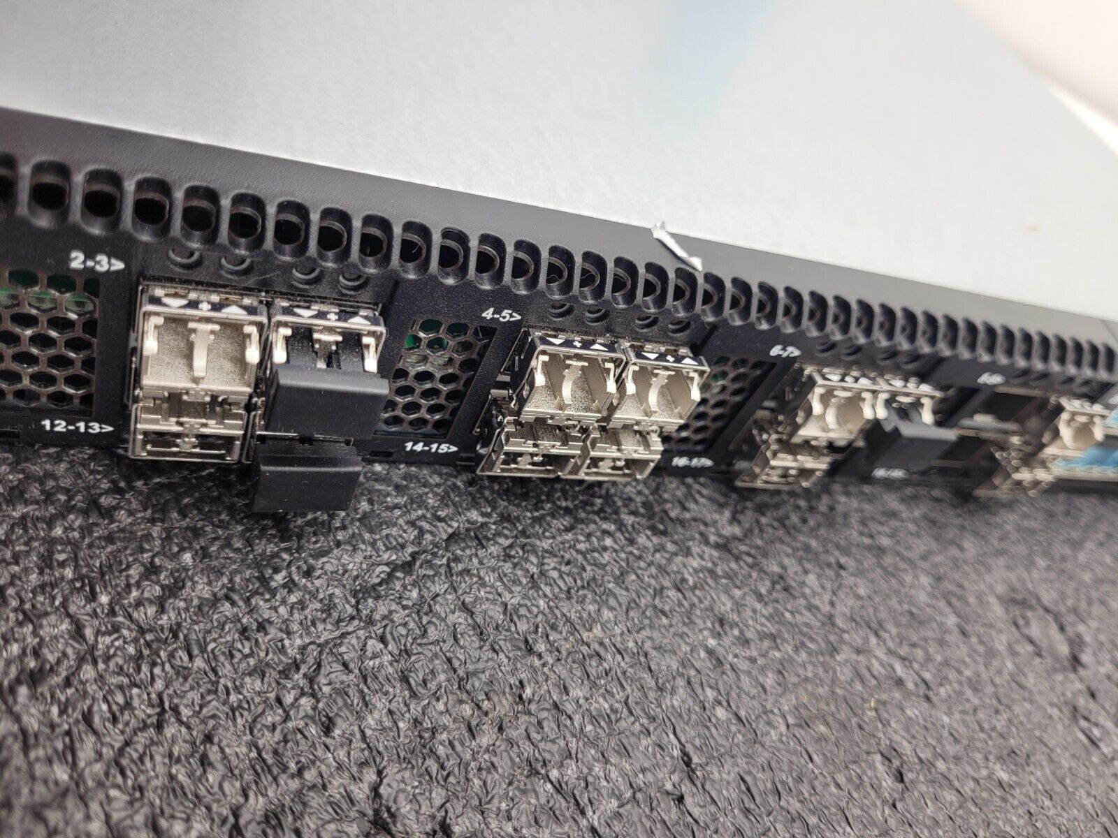 QLogic SANbox 5800 5802 SB5802V-20A8 Switch 8GB Fibre Channel FC SFP