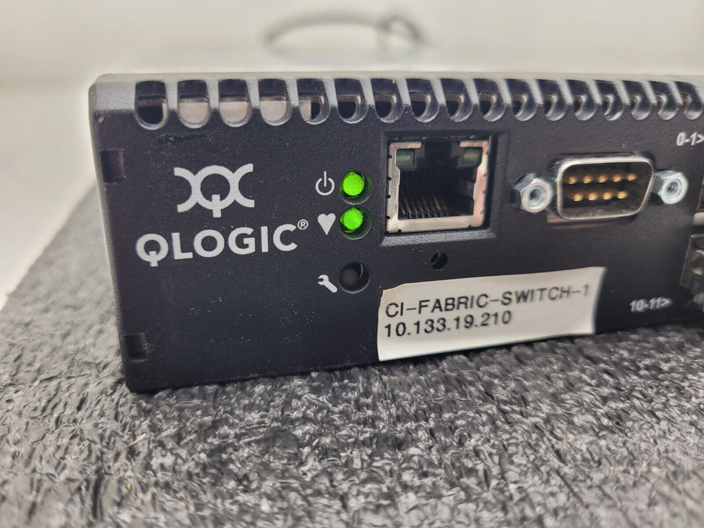 QLogic SANbox 5800 5802 SB5802V-20A8 Switch 8GB Fibre Channel FC SFP