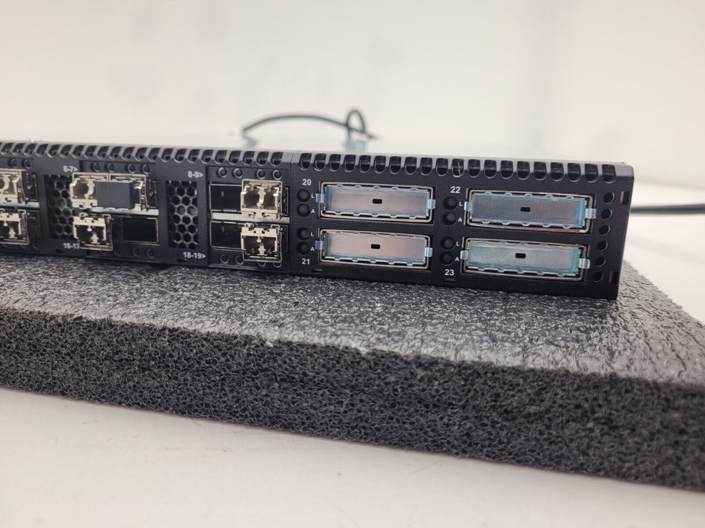 QLogic SANbox 5800 5802 SB5802V-20A8 Switch 8GB Fibre Channel FC SFP