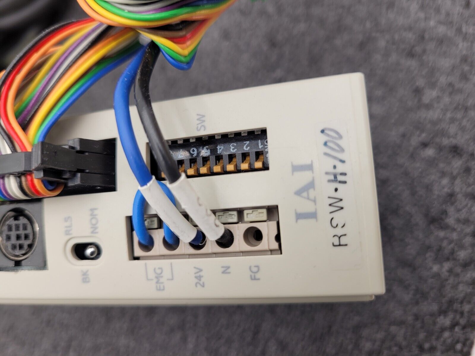 IAI Robo Cylinder RC-RSW-H-100-S-SP Linear Actuator 100mm Stroke 24V RCA-S-RSW B