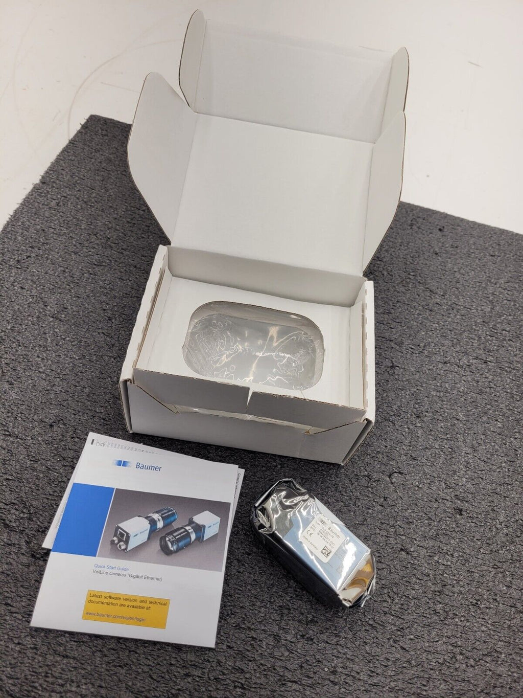 Baumer VLG-22M.CS Industrial Inspection Camera Gig-E 2MP Monochrome 2/3″ CMOS