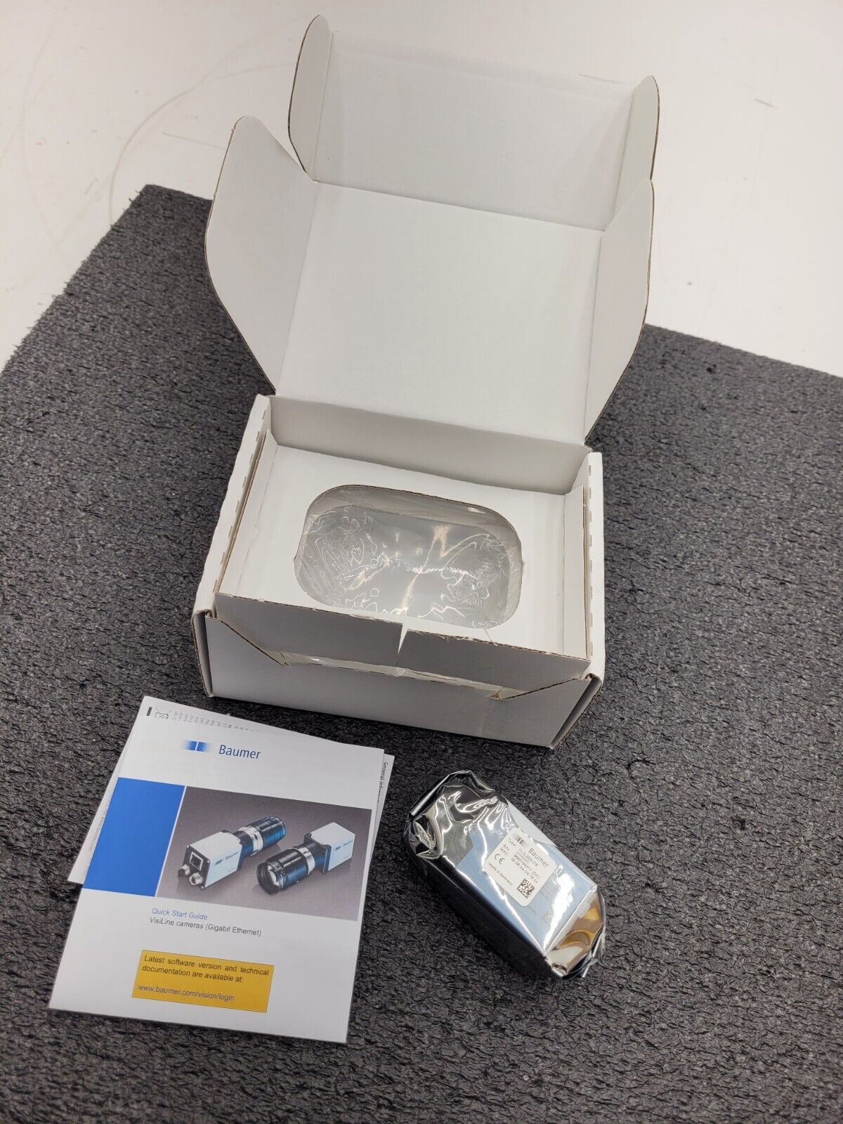 Baumer VLG-22M.CS Industrial Inspection Camera Gig-E 2MP Monochrome 2/3″ CMOS