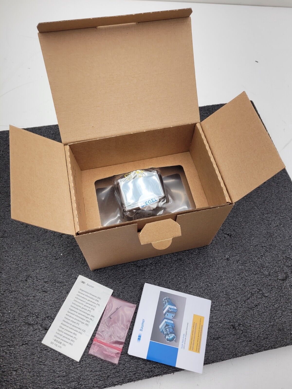 Baumer LXG-120M Industrial Inspection Camera Dual GigE 12MP Mono 4096x3072