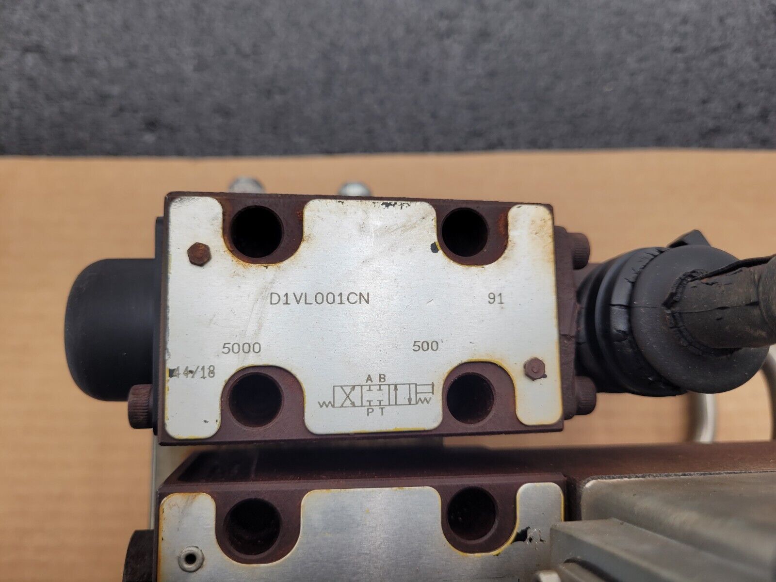 PARKER Hydraulic Proportional ISO Valve D1FHE80HCNEK0030X6114 12VDC + Override C