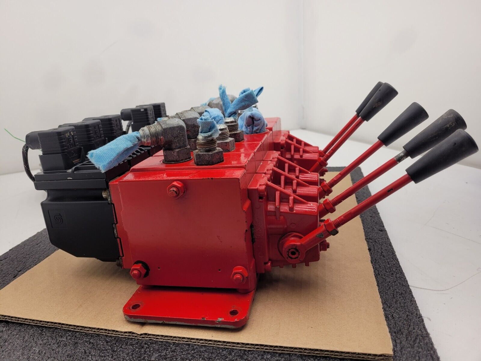 Norcan Proportional 5x Valve Block with Solenoid Controls Manual Lever Override