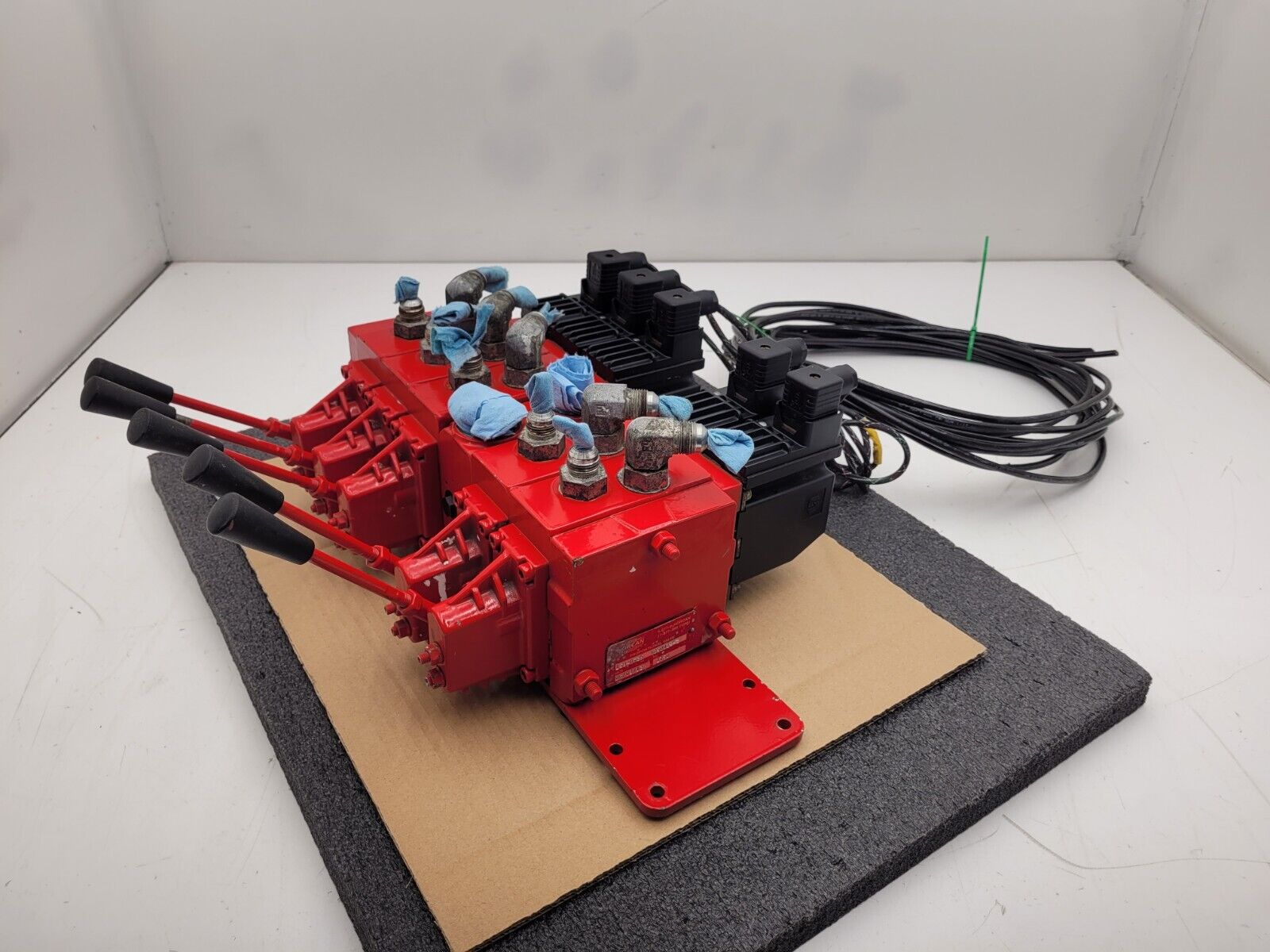 Norcan Proportional 5x Valve Block with Solenoid Controls Manual Lever Override