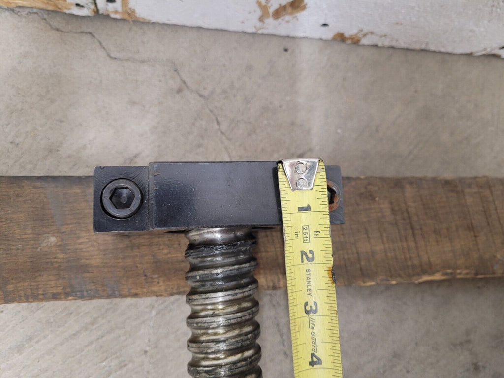 Hiwin S097157-1 001 40mm D 12mm Lead 1700mm Travel Recirculating Ball Screw