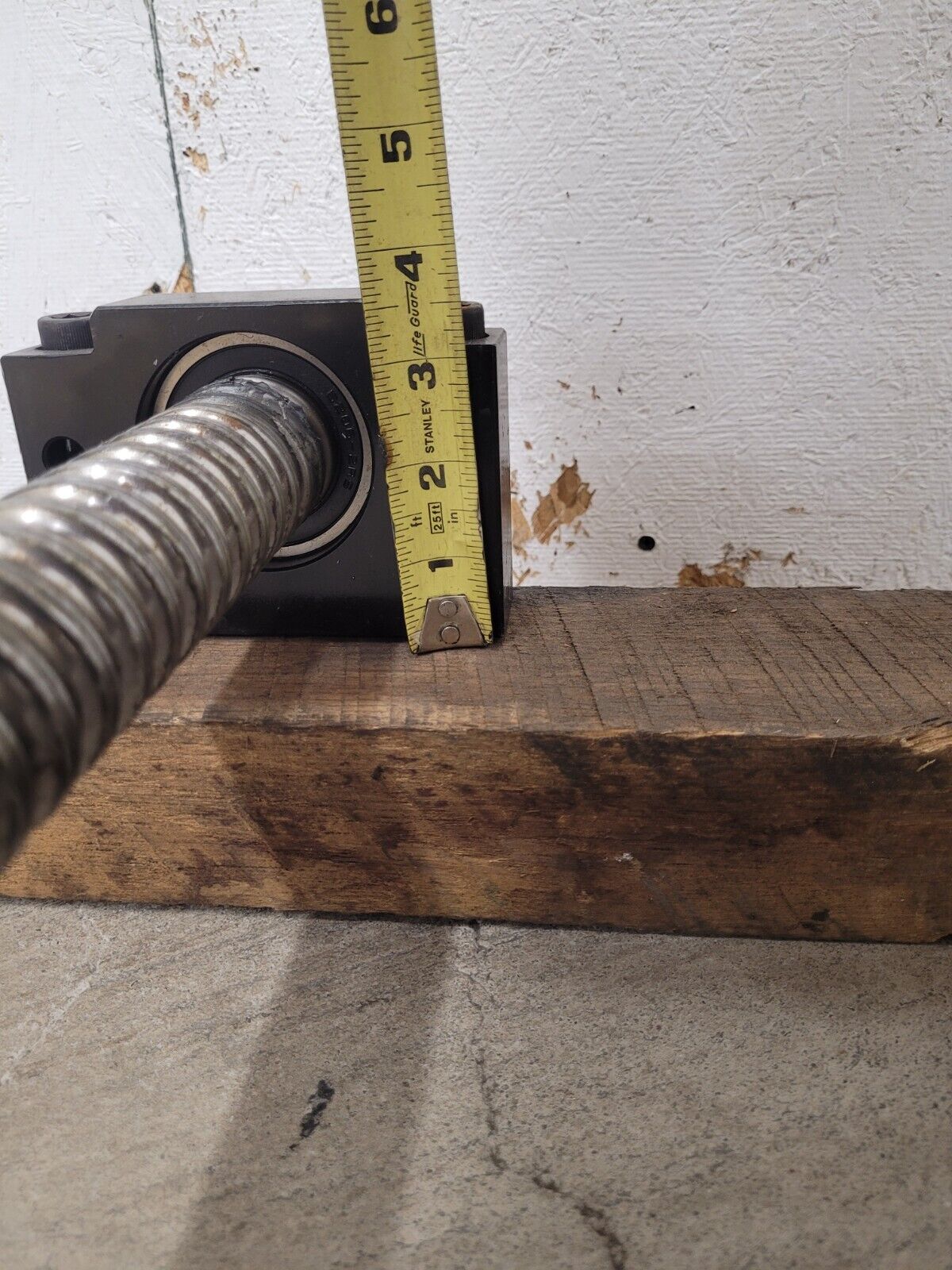 Hiwin S097157-1 001 40mm D 12mm Lead 1700mm Travel Recirculating Ball Screw