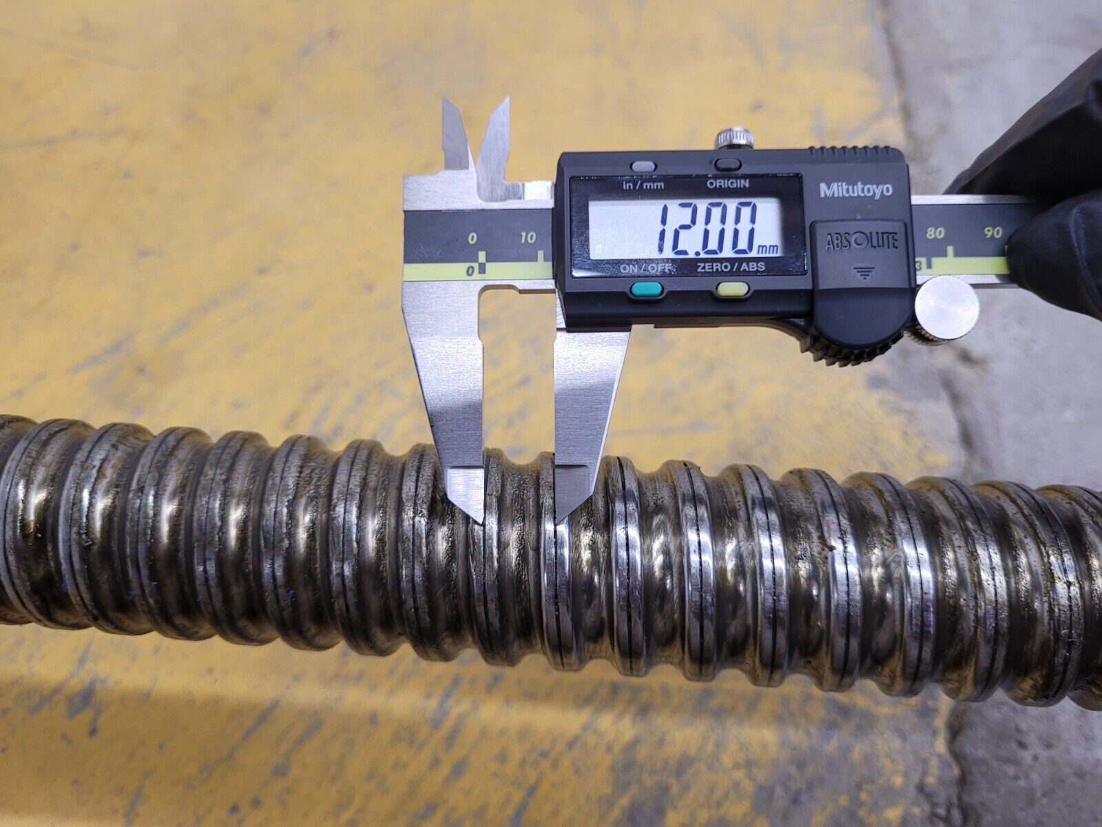 Hiwin S097157-1 001 40mm D 12mm Lead 1700mm Travel Recirculating Ball Screw