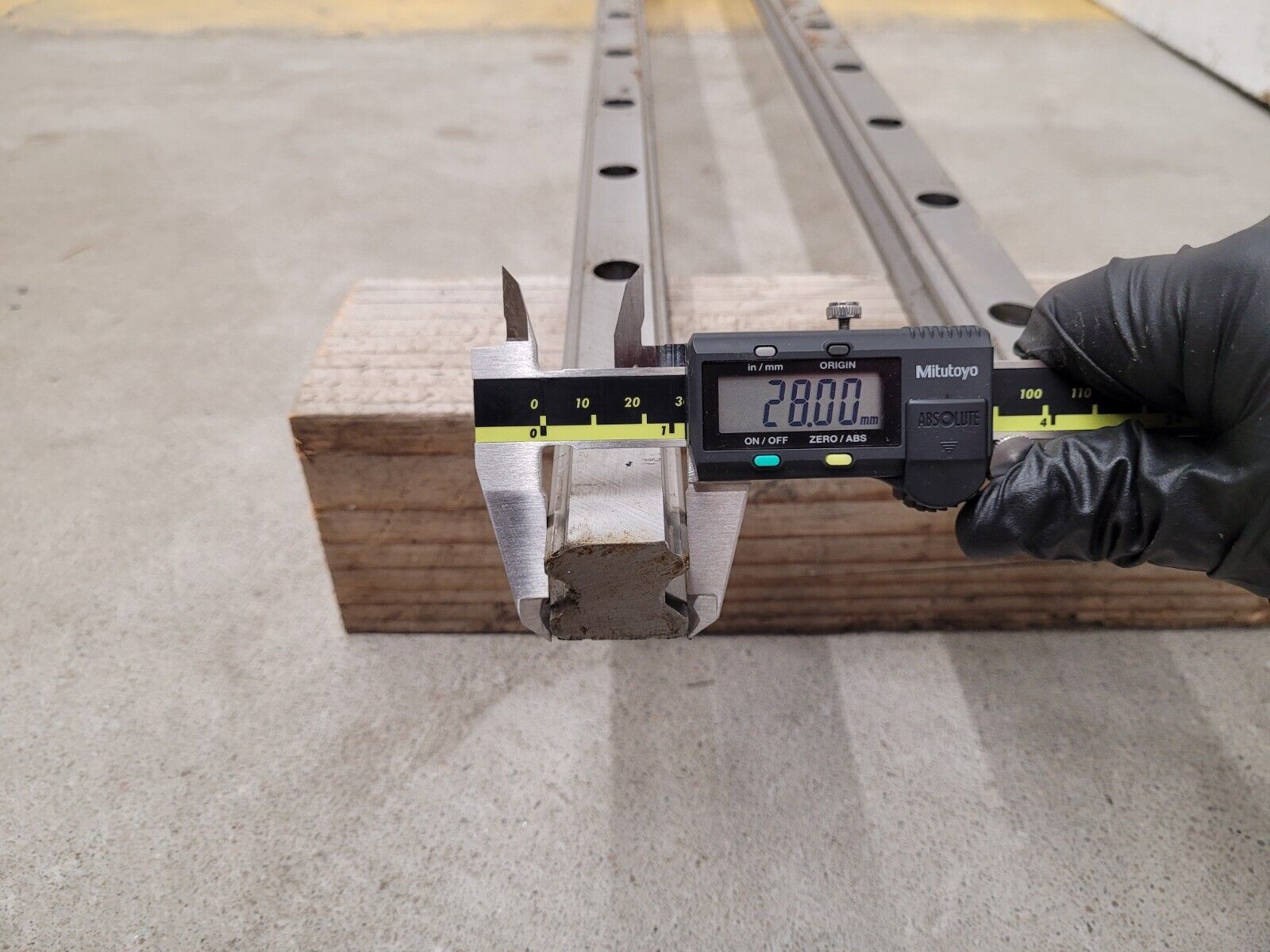 Pair of 2x Hiwin HGR30C Linear Guide Rail HGH30 79" 2000mm 4x HGH30CA Blocks
