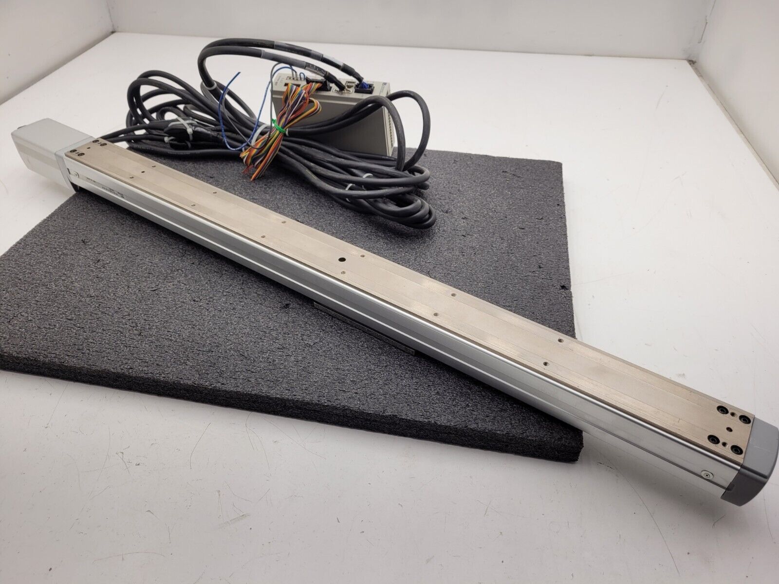 IAI Linear Actuator RC-S6-H-600-G1-M1-M-SP and Drive RCA-S-SSR 600mm Travel