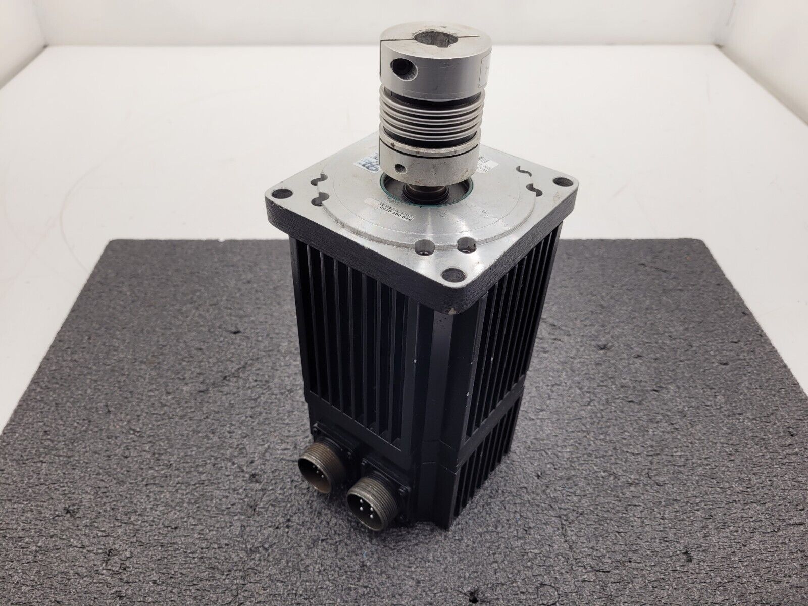 Allen Bradley Elwood Rockwell Servo Motor 999-001-0130 H-4030-P-H00AA-AA Unit A