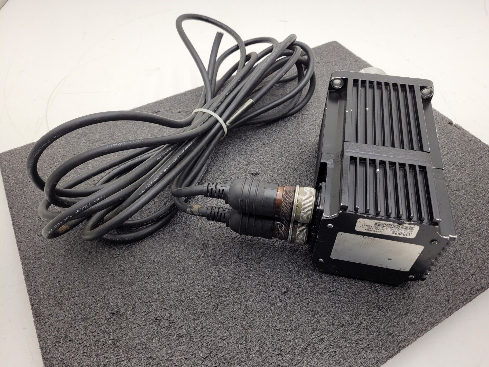 Allen Bradley Elwood Rockwell Servo Motor 999-001-0130 H-4030-P-H00AA-AA Unit A