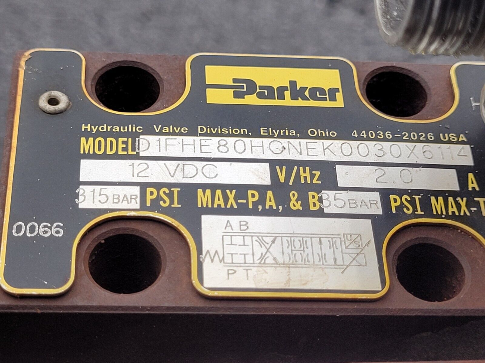 PARKER Hydraulic Proportional ISO Valve D1FHE80HCNEK0030X6114 12VDC + Override E