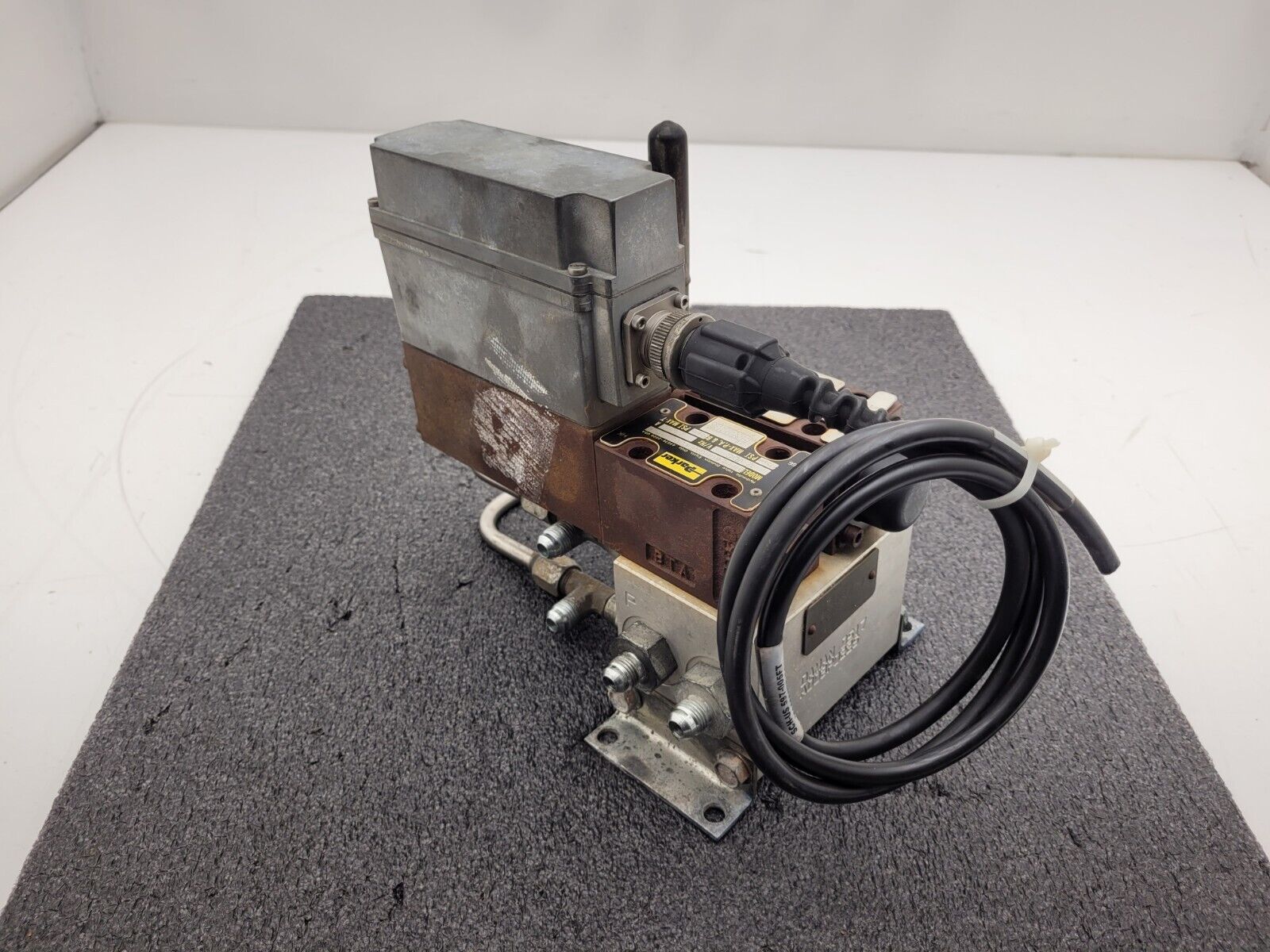 PARKER Hydraulic Proportional ISO Valve D1FHE80HCNEK0030X6114 12VDC + Override E