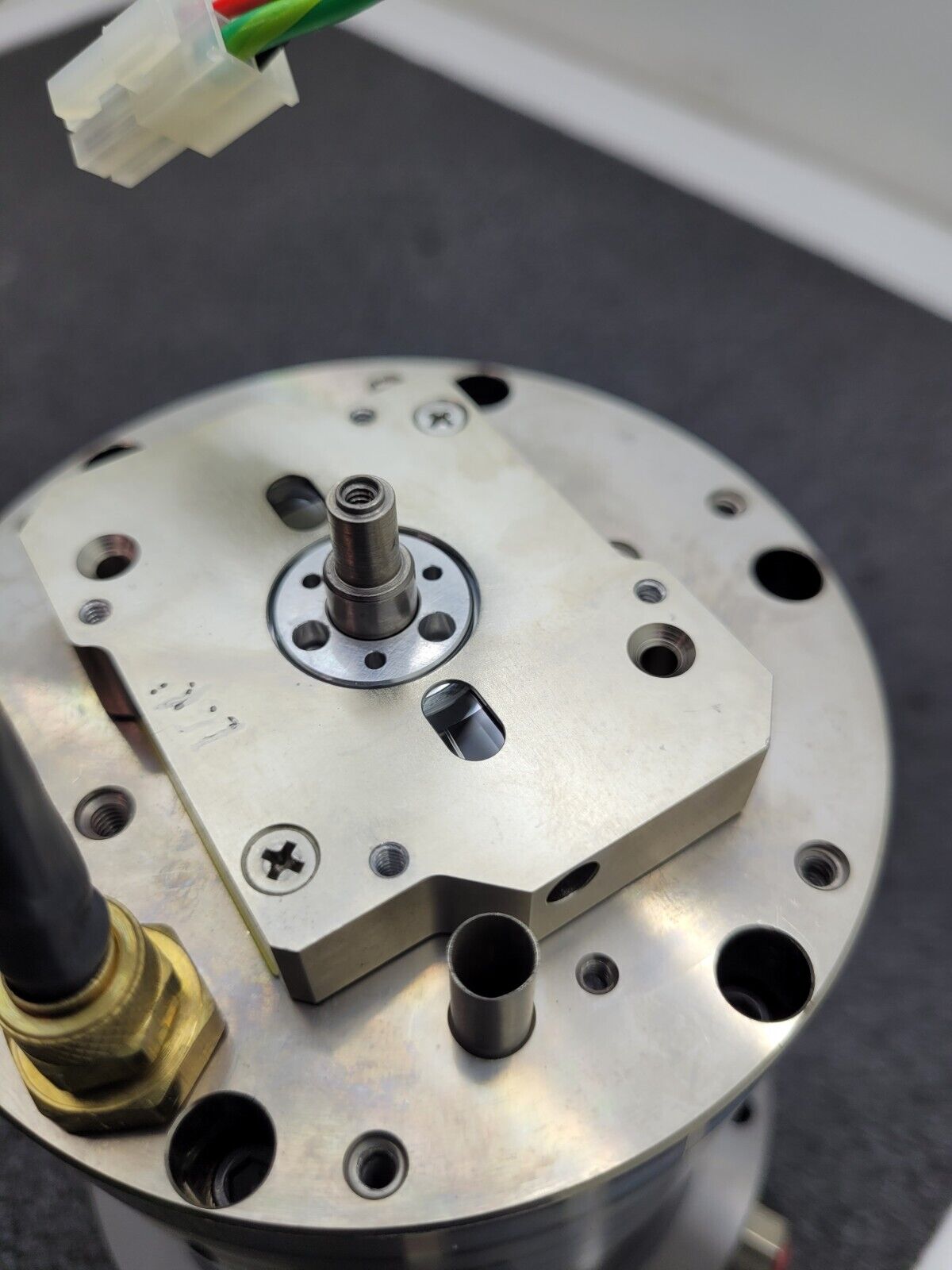 Professional Instruments 6565 Air Bearing Spindle Tested Spins Smoothly B