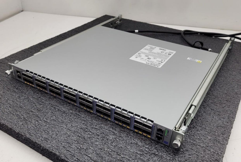 ARISTA DCS-7060CX2-32S 7060X2 32x100GbE QSFP & 2xSFP+ switch R-to-F Airflow