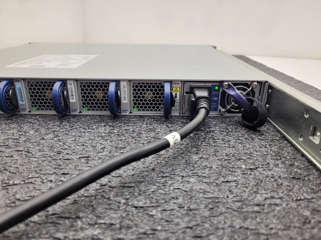 ARISTA DCS-7060CX2-32S 7060X2 32x100GbE QSFP & 2xSFP+ switch R-to-F Airflow