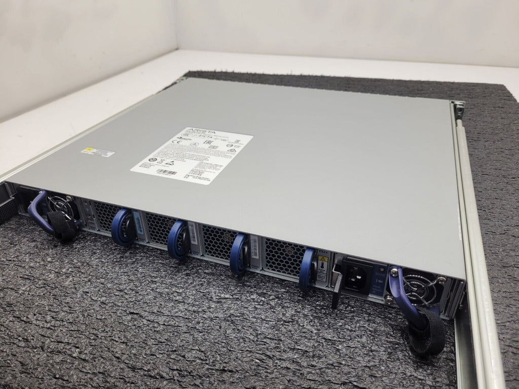 ARISTA DCS-7060CX2-32S 7060X2 32x100GbE QSFP & 2xSFP+ switch R-to-F Airflow