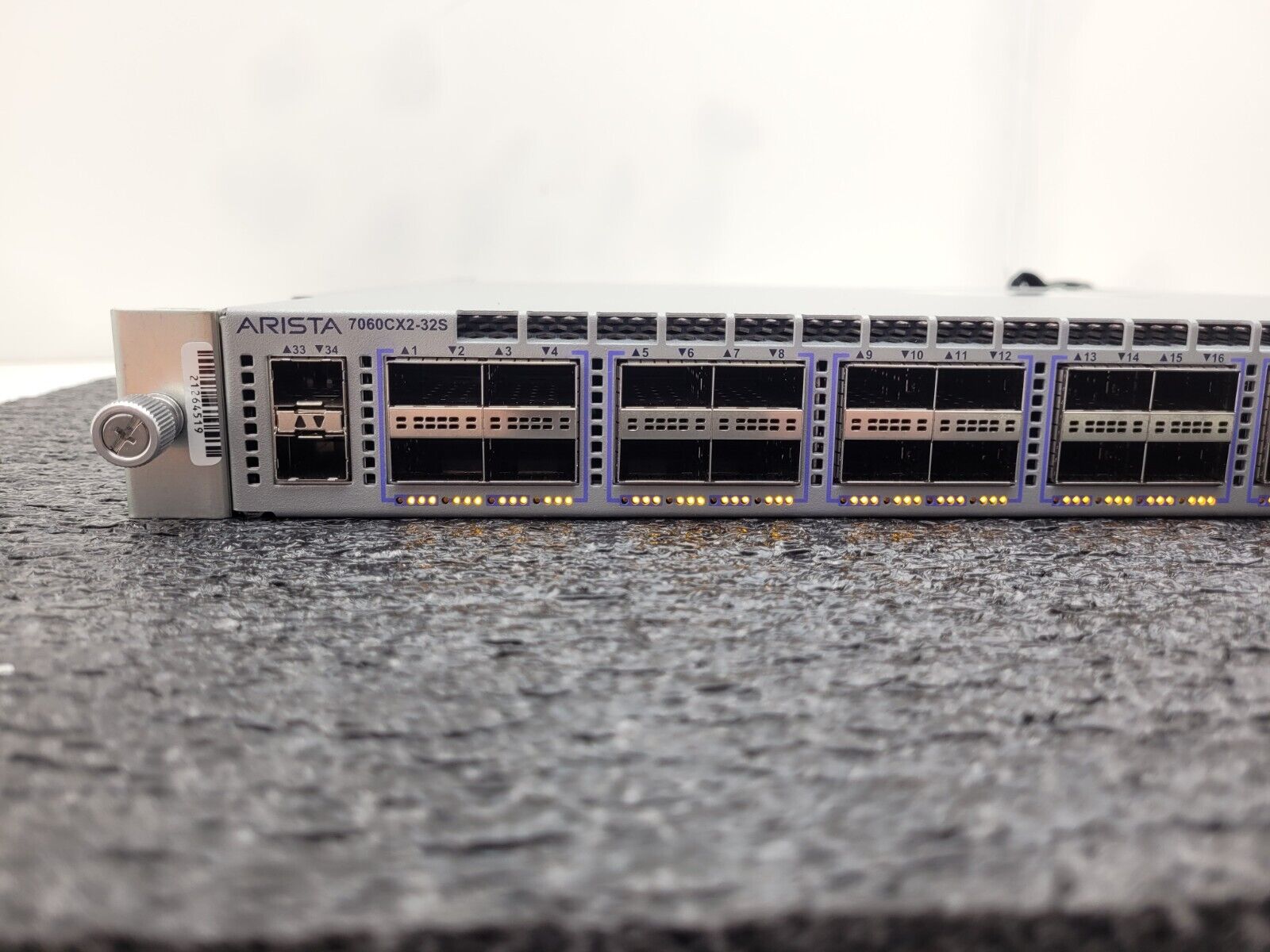 ARISTA DCS-7060CX2-32S 7060X2 32x100GbE QSFP & 2xSFP+ switch R-to-F Airflow