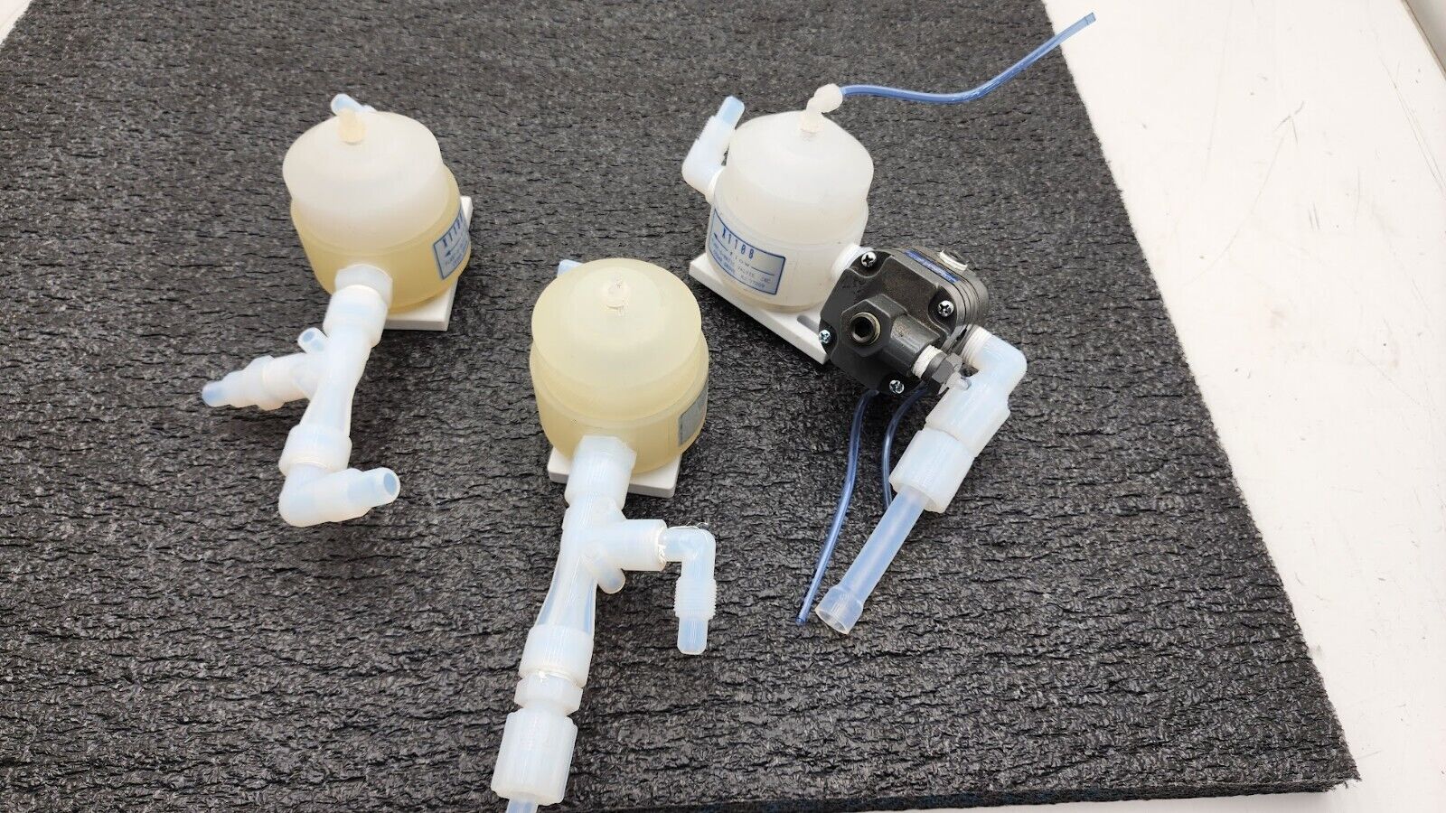 Lot of 2x Plast-O-Matic X1108-PP Pneumatic Diaphragm Valve 1/2in Npt