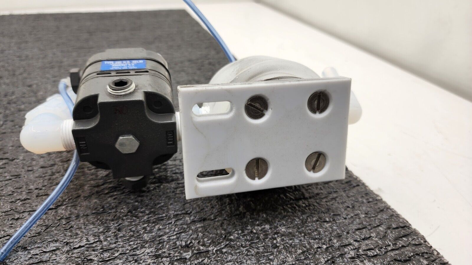 Lot of 2x Plast-O-Matic X1108-PP Pneumatic Diaphragm Valve 1/2in Npt