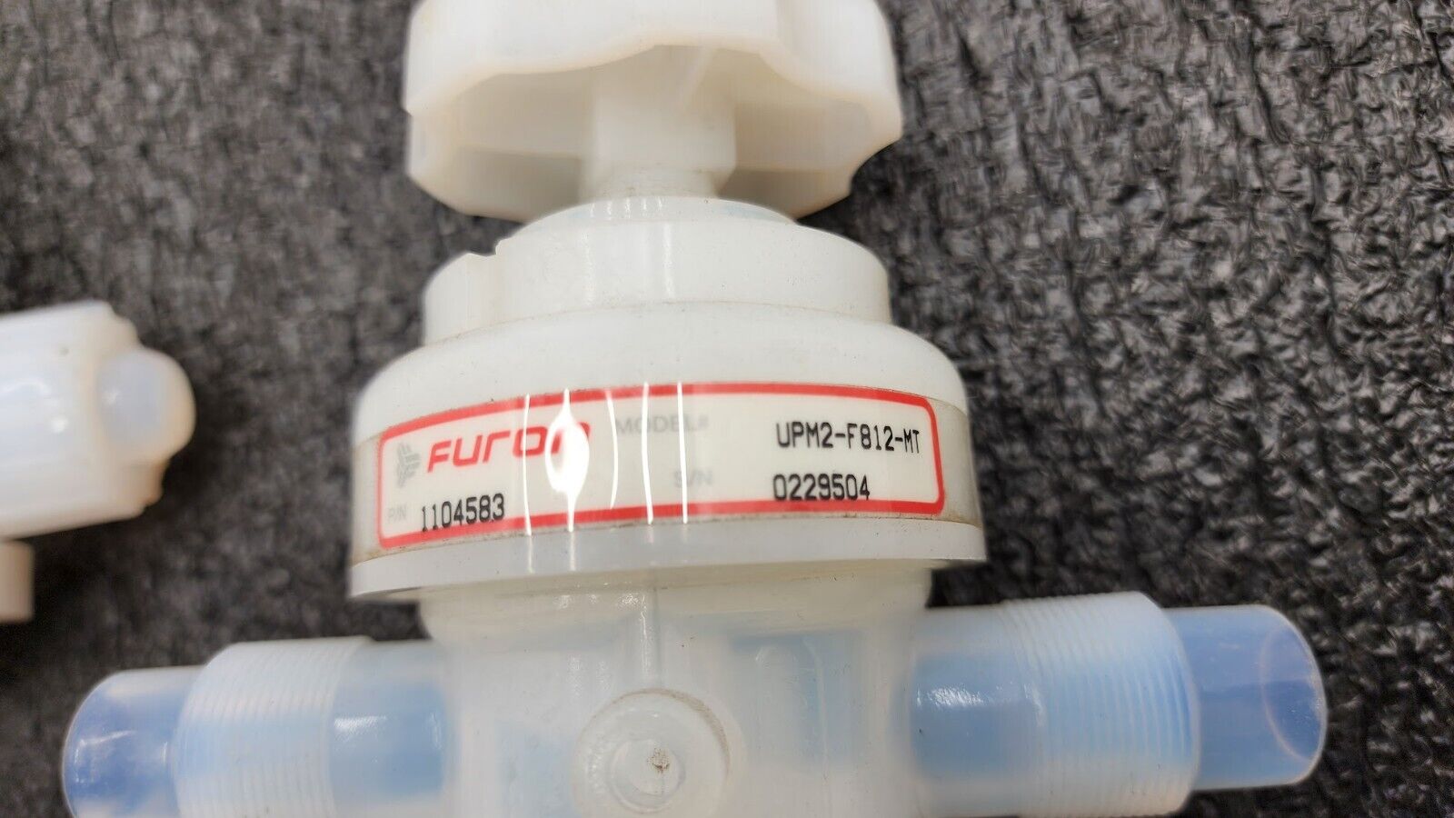 Lot of 3x Furon Pneumatic High Purity Manual Screw Valve UPM2-F812-MT 1104583