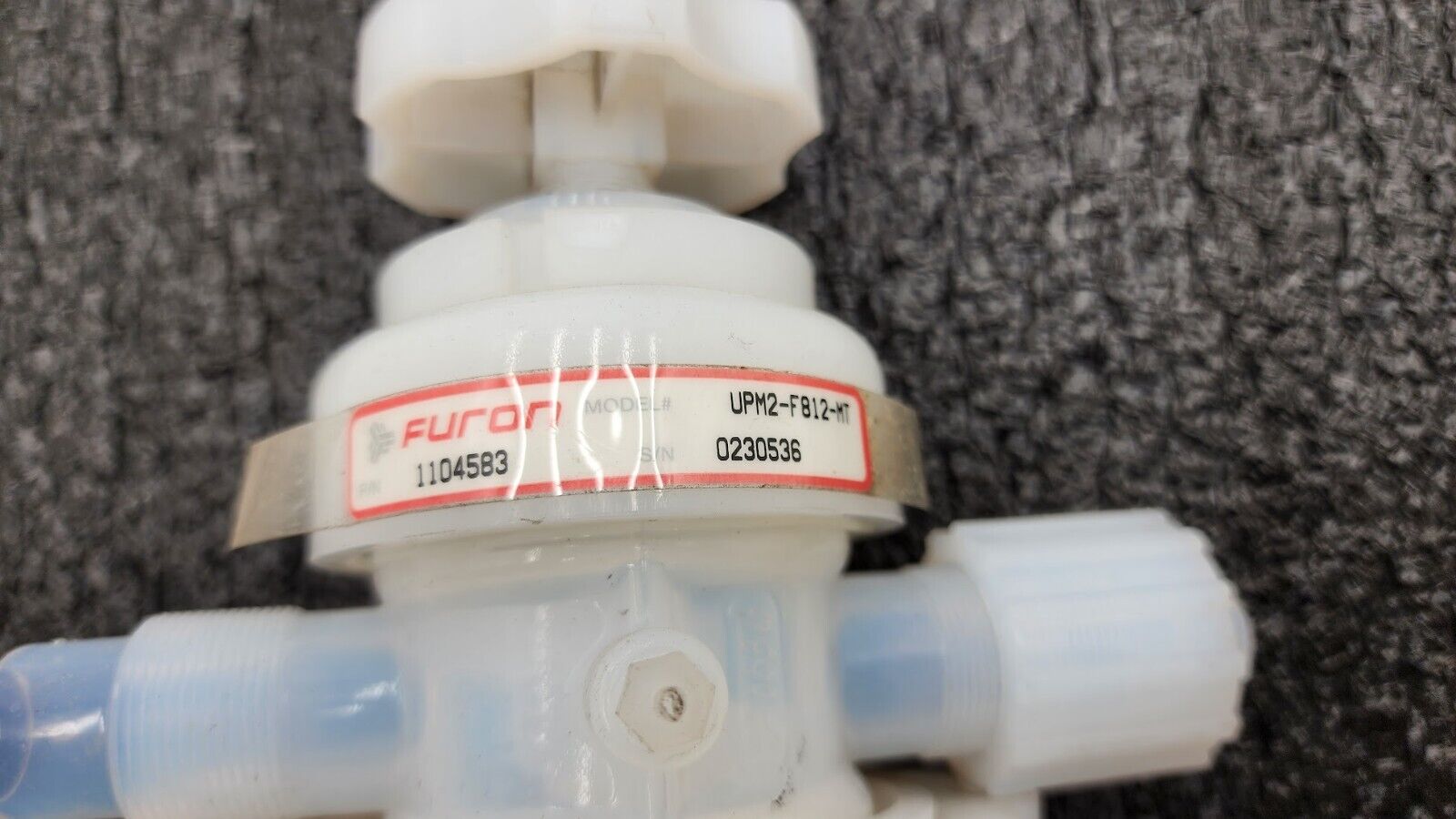 Lot of 3x Furon Pneumatic High Purity Manual Screw Valve UPM2-F812-MT 1104583