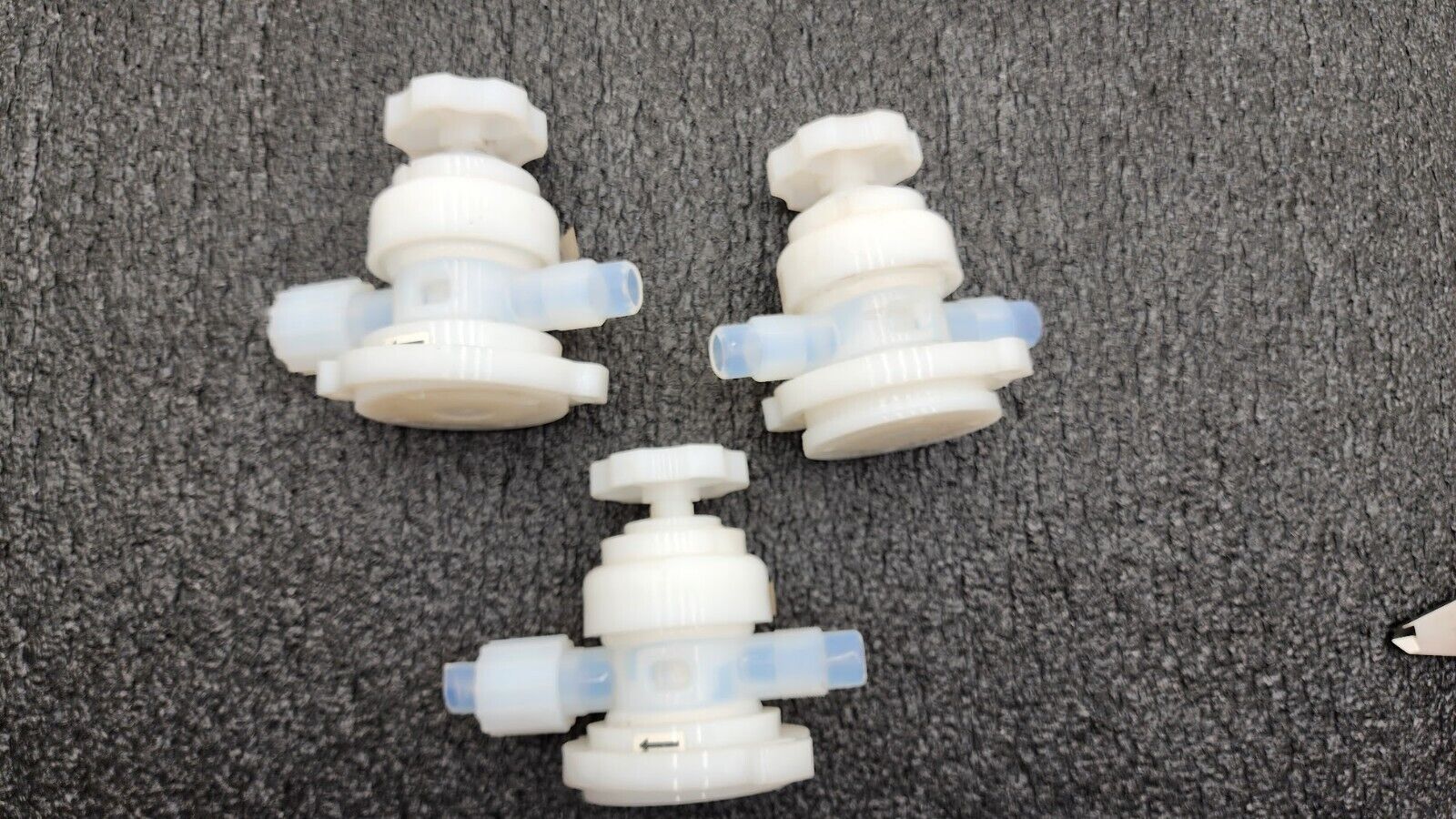 Lot of 3x Furon Pneumatic High Purity Manual Screw Valve UPM2-F812-MT 1104583