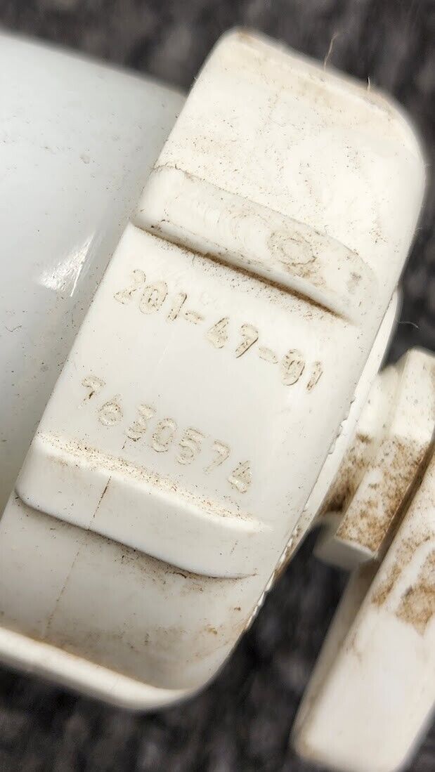 Lot of 12x Furon Pneumatic High Purity Valve, Manual Valve 2 Way 3 Way On/Off