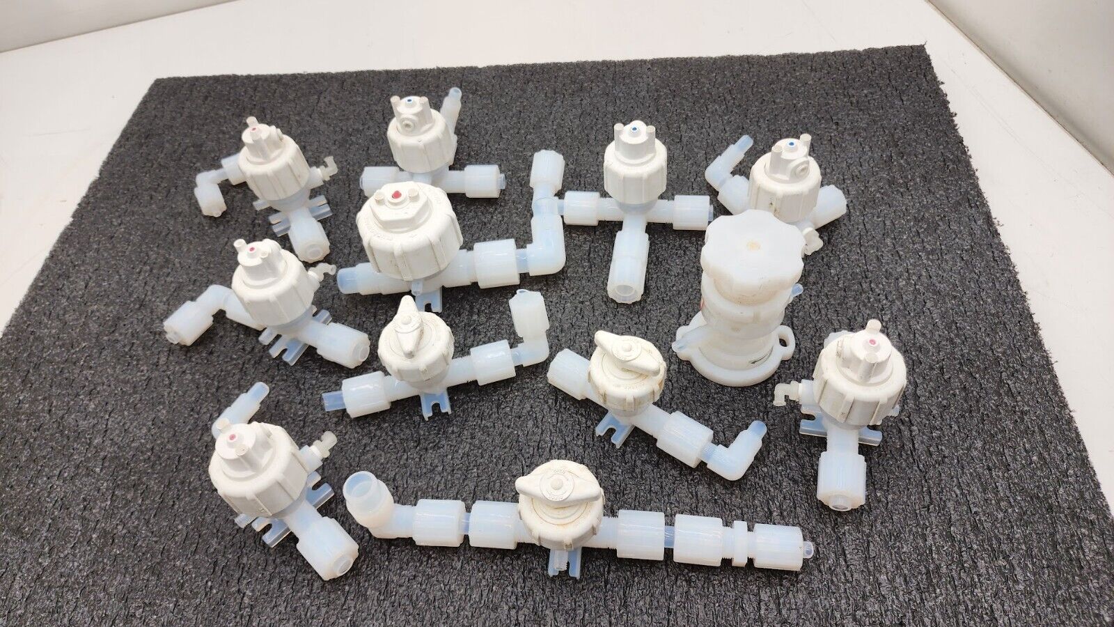 Lot of 12x Furon Pneumatic High Purity Valve, Manual Valve 2 Way 3 Way On/Off