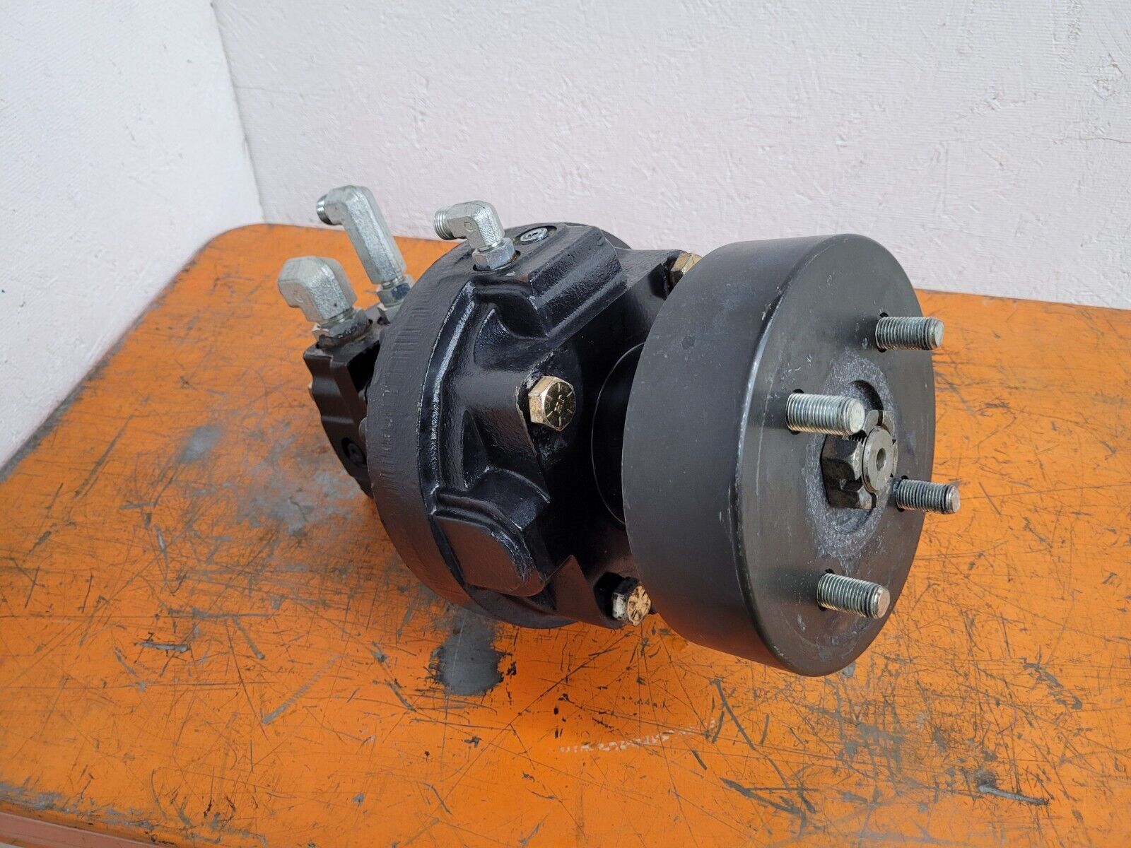 White Drive Products HB Hydraulic Wheel Drive Motor With Holding Brake Unit C