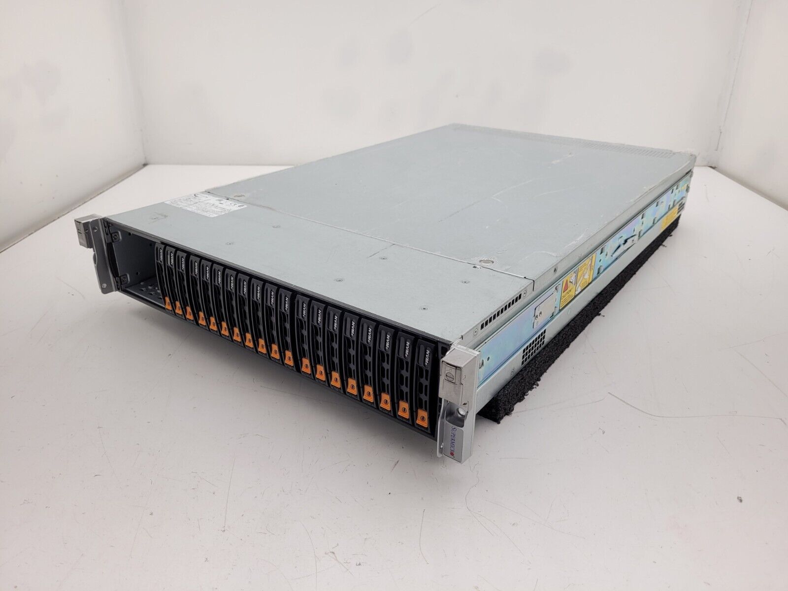 Supermicro 24 Bay SFF X10DRU-i+ 24x NVMe 2x Intel E5-2650 V4 192GB 2400Mhz Ram