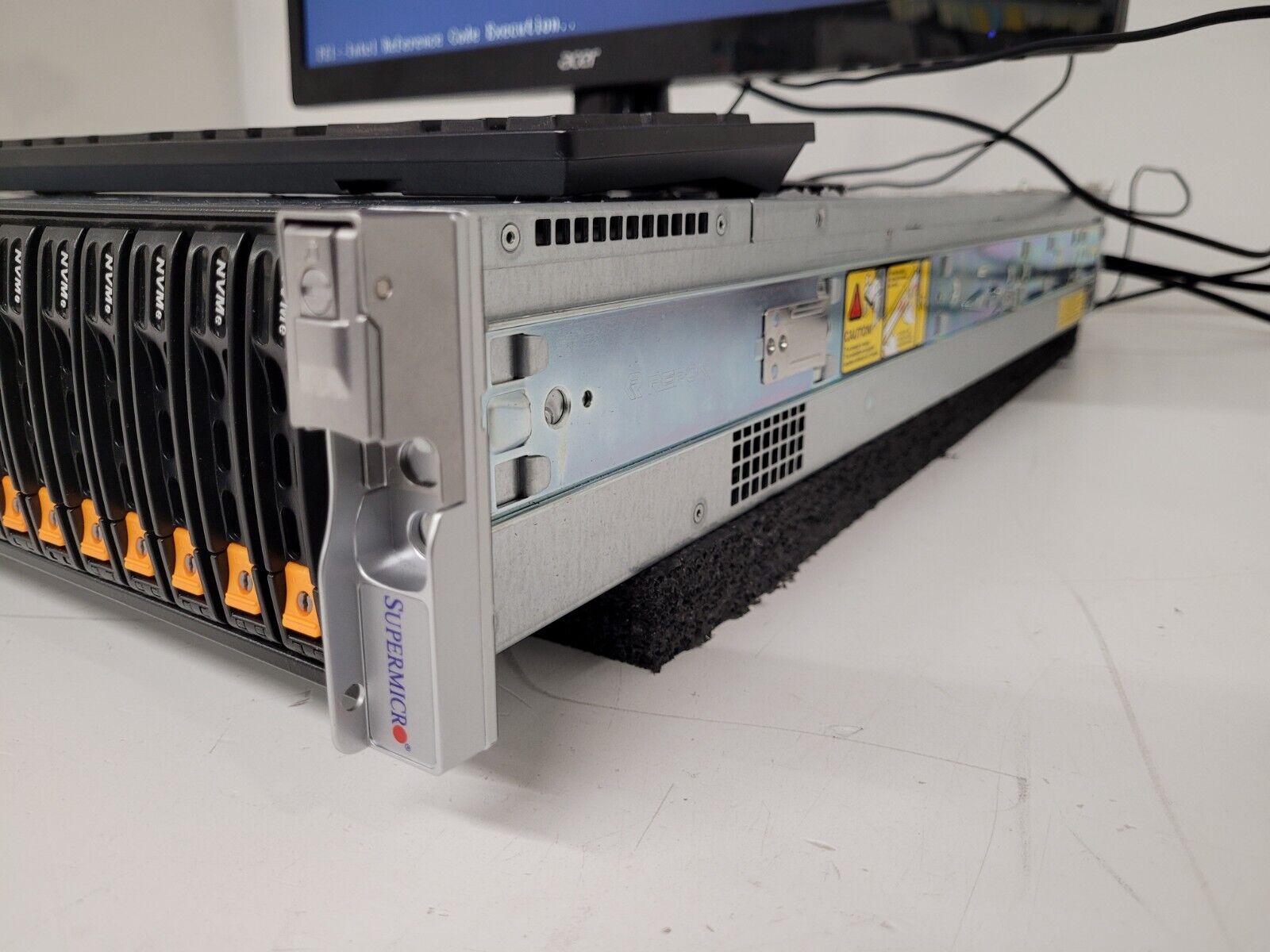 Supermicro 24 Bay SFF X10DRU-i+ 24x NVMe 2x Intel E5-2650 V4 192GB 2400Mhz Ram