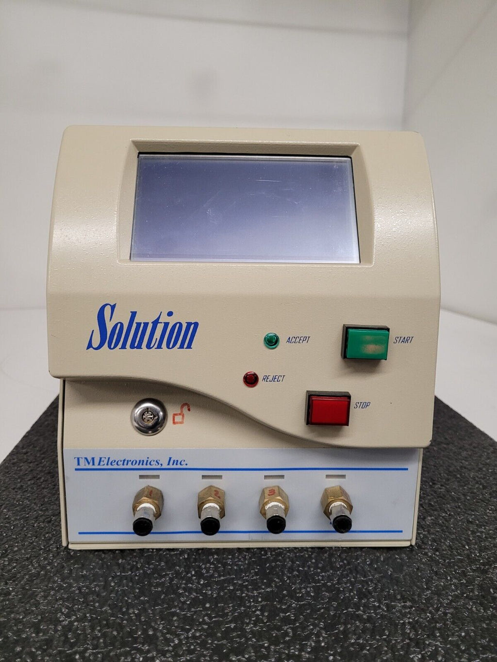 TM Electronics Solution 4S-L2-F2-015 Solution Leak & Flow Tester 4 Port 15PSI