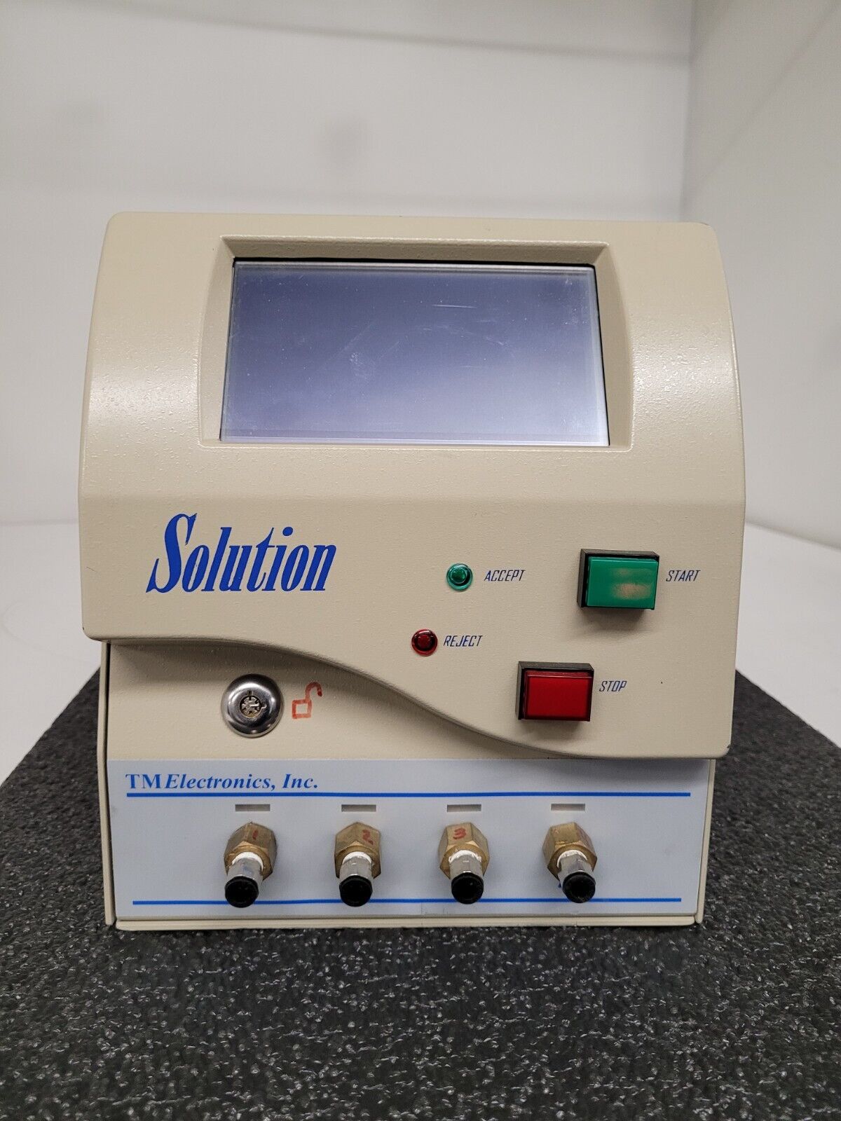 TM Electronics Solution 4S-L2-F2-015 Solution Leak & Flow Tester 4 Port 15PSI