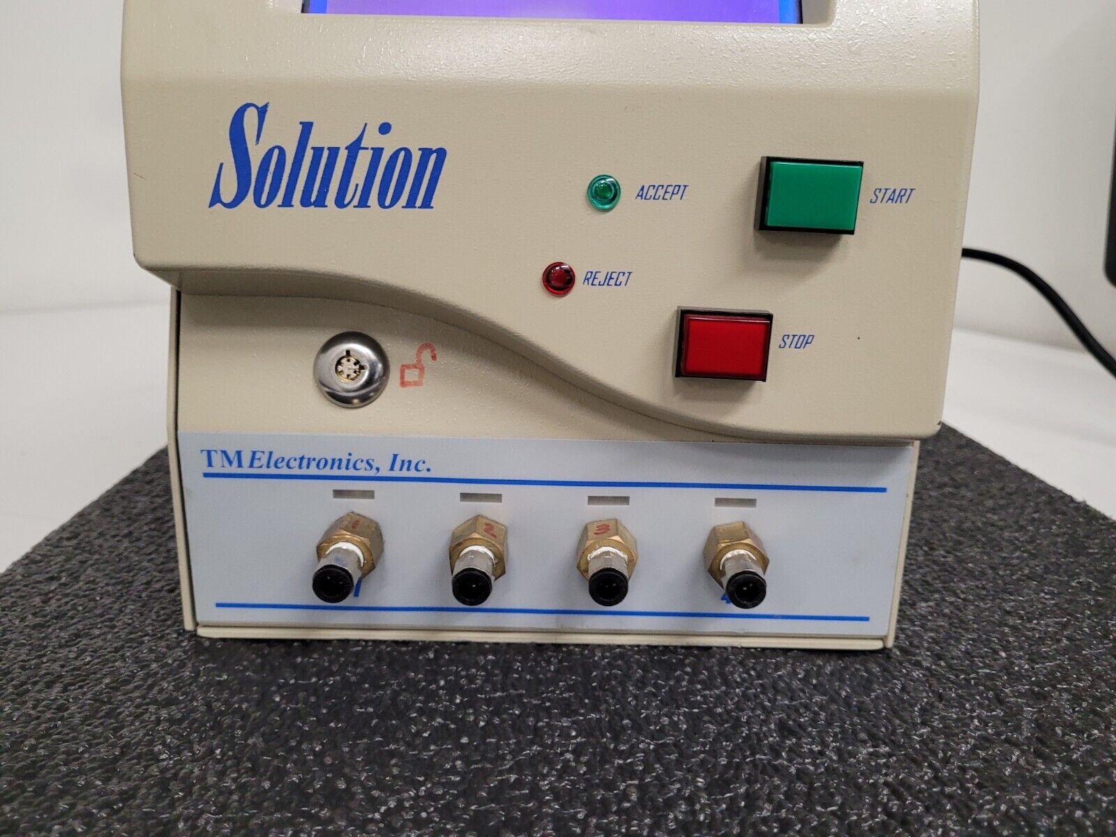 TM Electronics Solution 4S-L2-F2-015 Solution Leak & Flow Tester 4 Port 15PSI