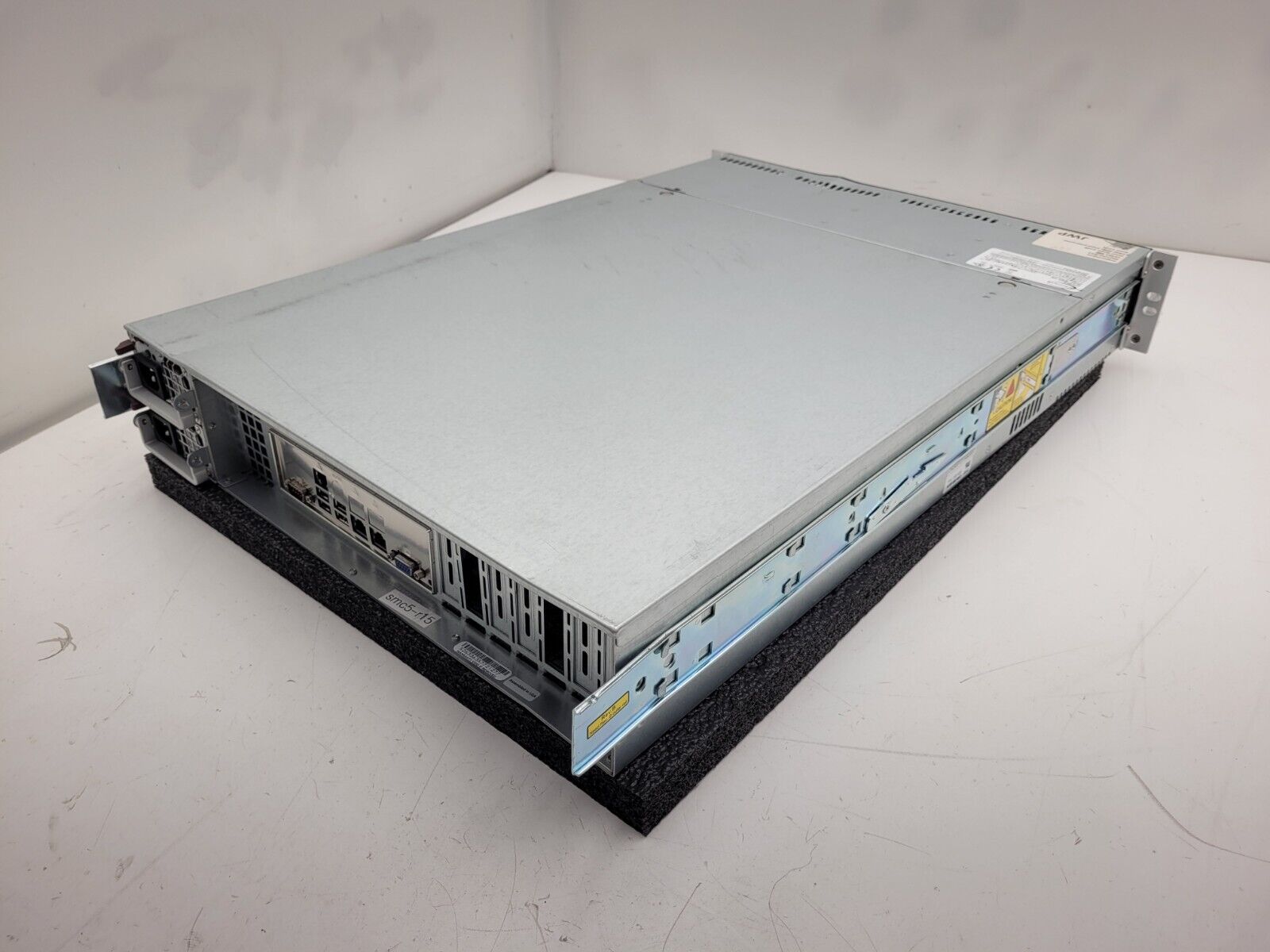Supermicro 8 Bay LFF X11DPi-N 2x Intel Xeon Silver 4108 1.8GHz 16GB 2400Mhz Ram