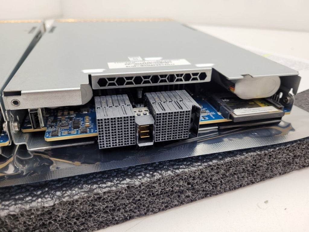 LOT OF 2  Quantum QXS iSCSI and FC Controller 3-07365-01 81-00000078-00-10