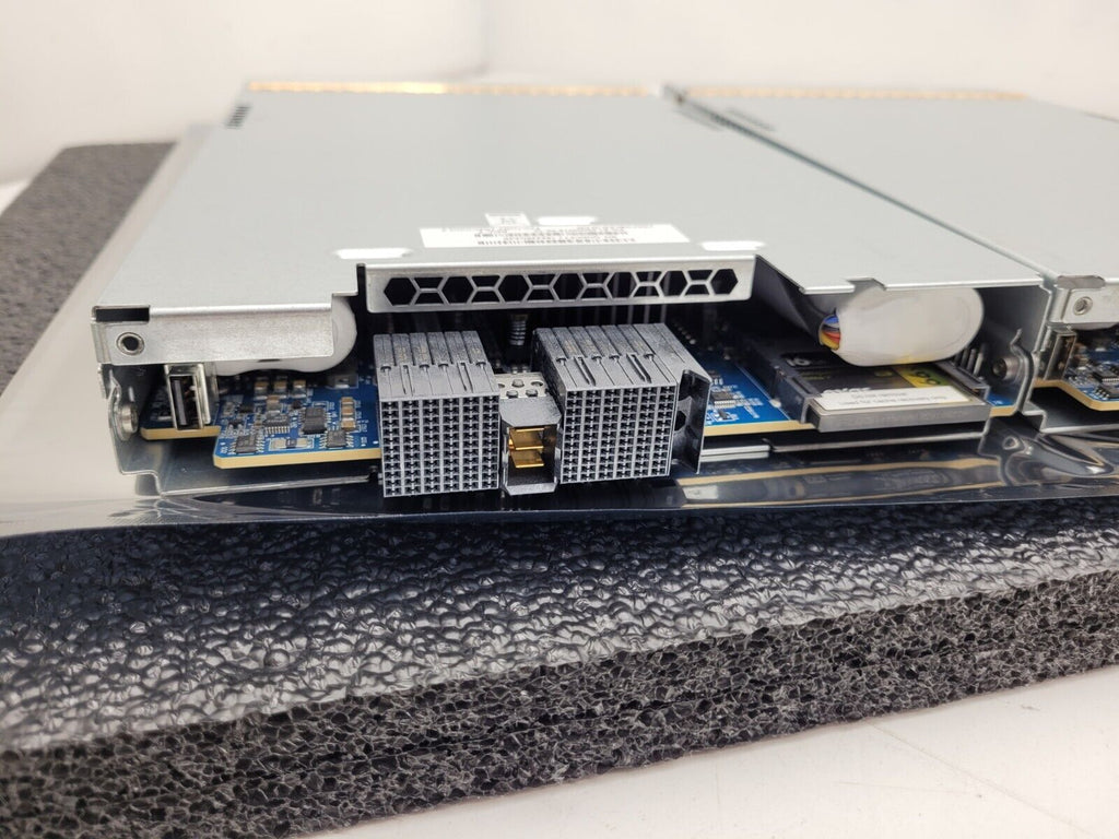 LOT OF 2  Quantum QXS iSCSI and FC Controller 3-07365-01 81-00000078-00-10