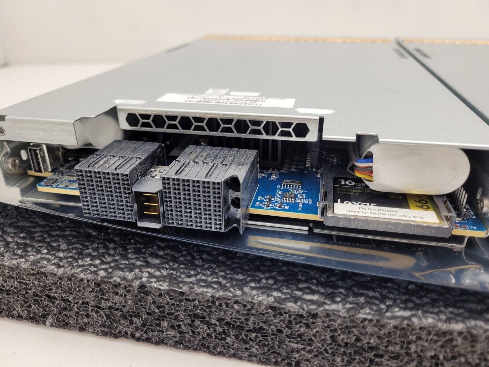 LOT OF 2  Quantum QXS iSCSI and FC Controller 3-07365-01 81-00000078-00-10 Lot B