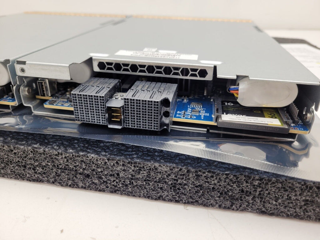 LOT OF 2  Quantum QXS iSCSI and FC Controller 3-07365-01 81-00000078-00-10 Lot B