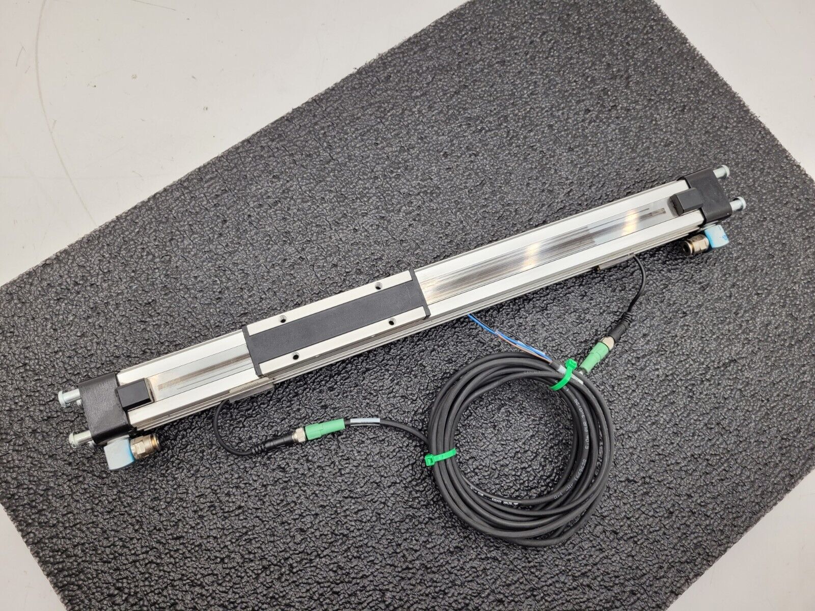 Hoerbiger Origa  260mm Travel 25mm Bore Rodless Pneumatic Cylinder w/ sensors