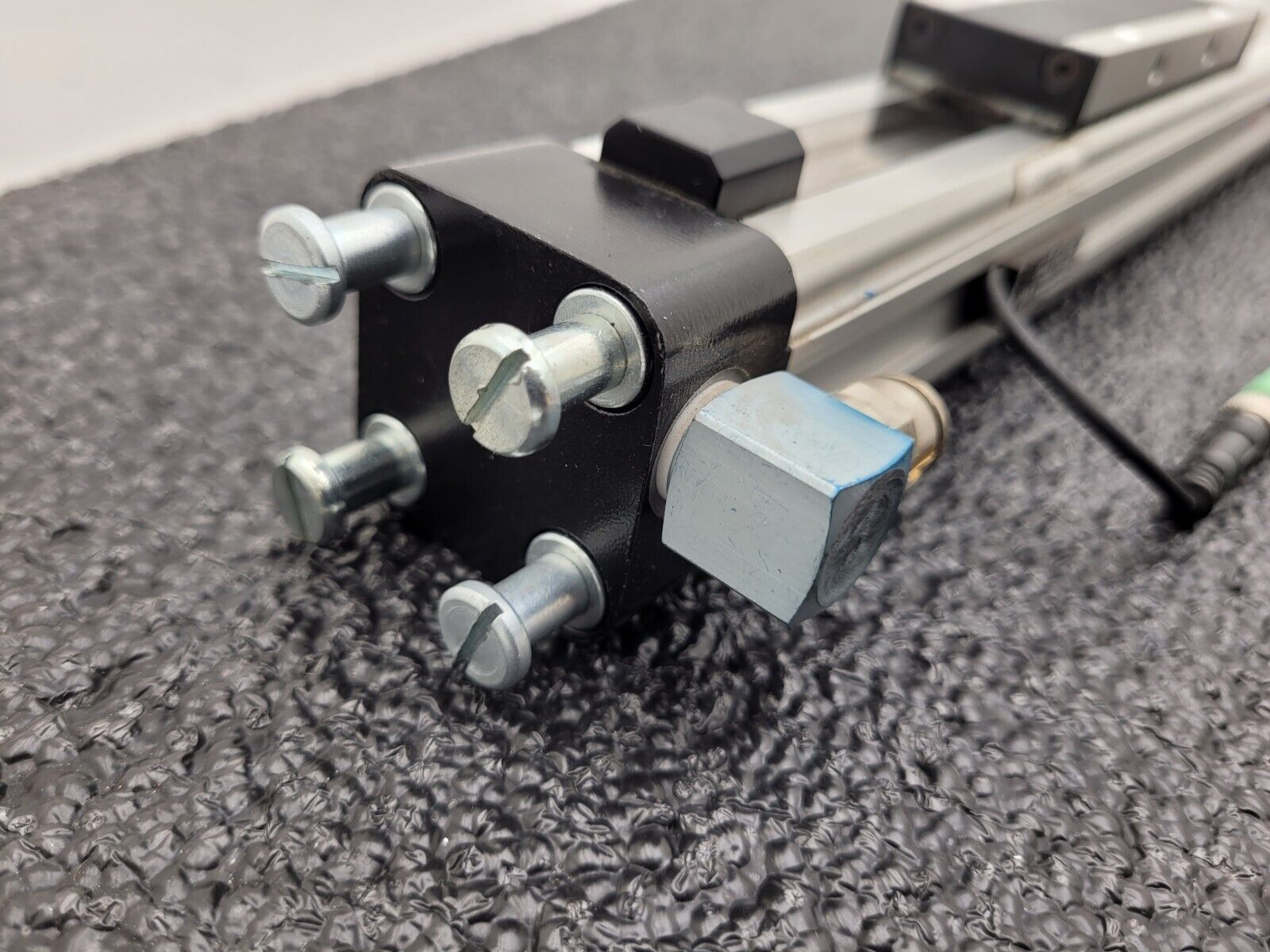 Hoerbiger Origa  260mm Travel 25mm Bore Rodless Pneumatic Cylinder w/ sensors