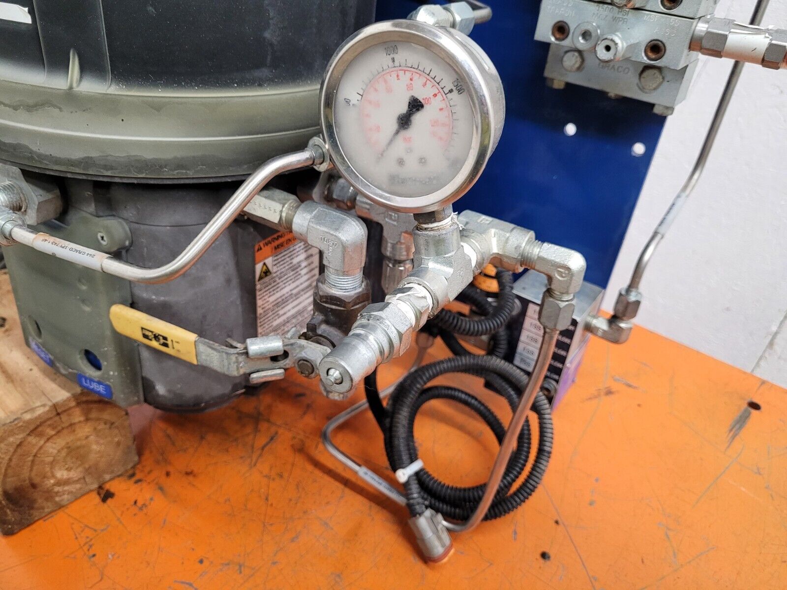 GRACO G3 Lubrication Pump 96G231 G3-A-12MX-120L08 12VDC 5100 PSI Working Pull B