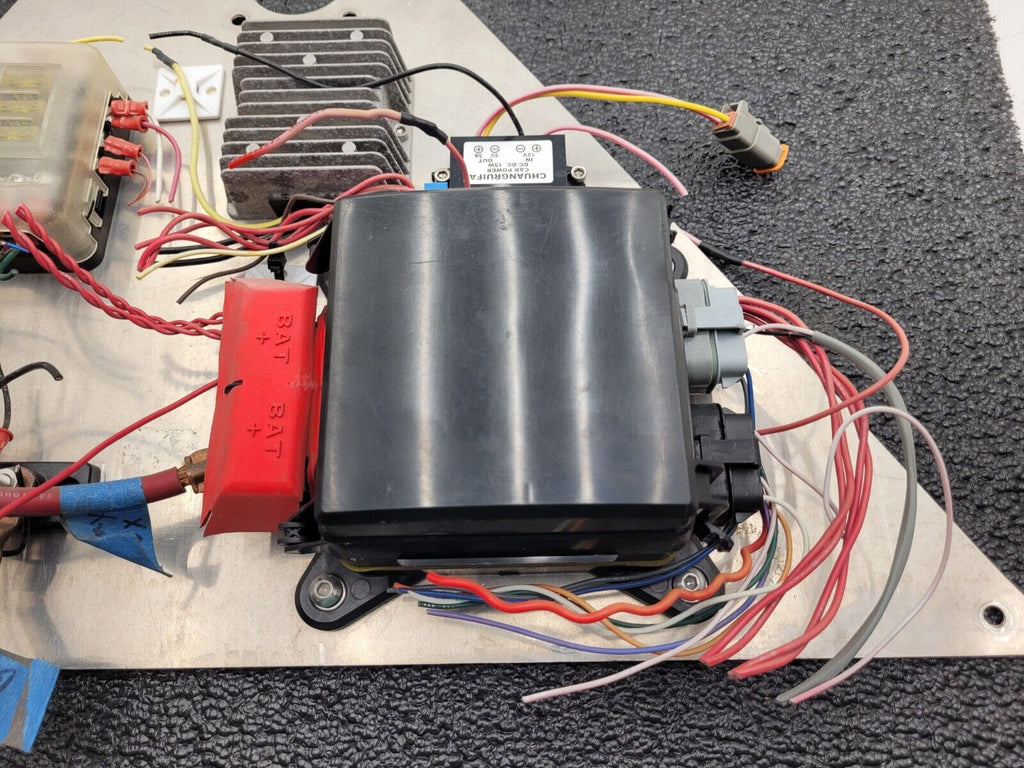 Eaton 31S-002-0 12VDC Power Distribution Module Fuse Relay Holder System C