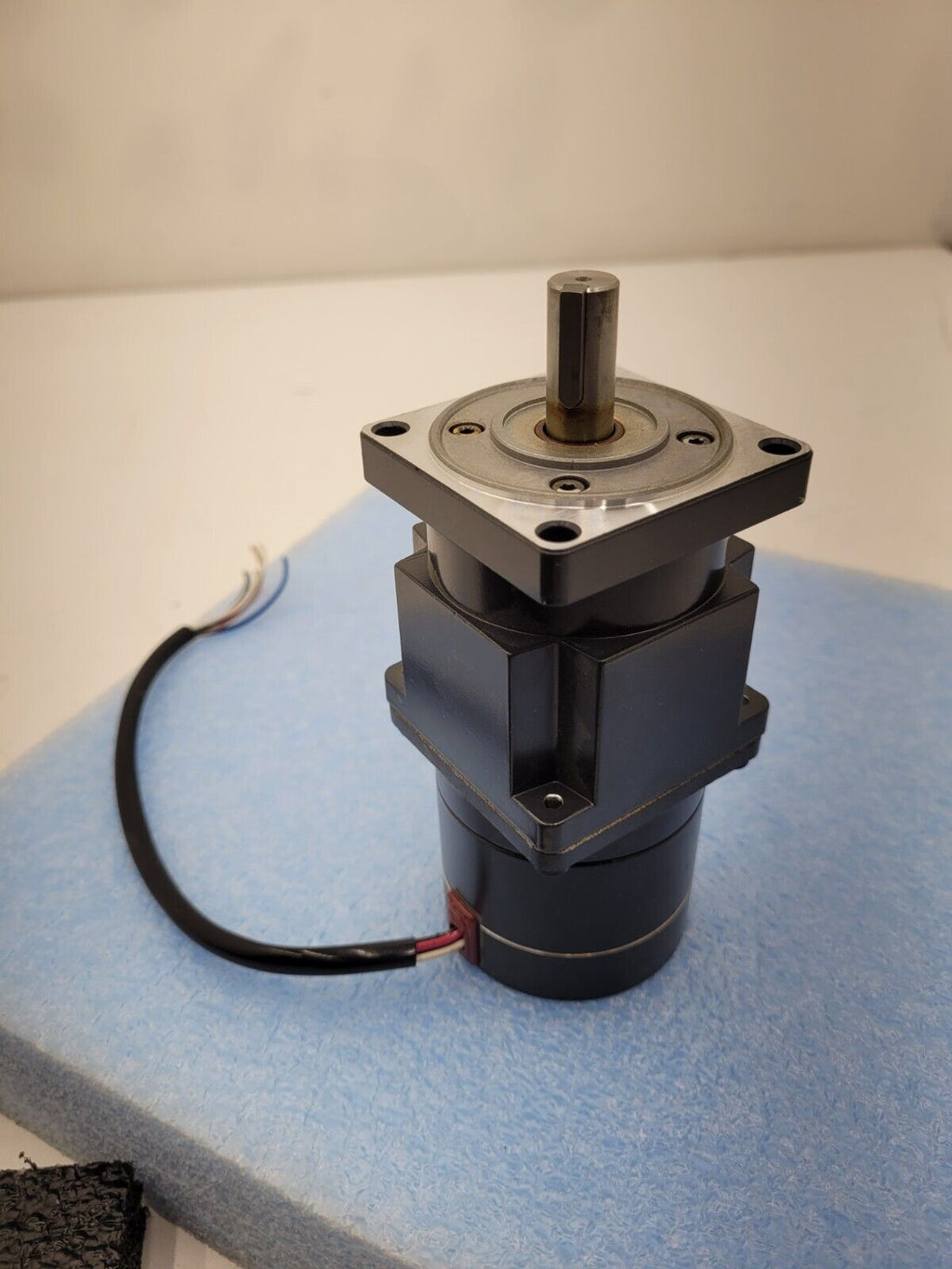 VEXTA UPH566H-A2 Stepping Motor w/ HARMONIC UHG50-2B Gear Drive 1:50 Ratio