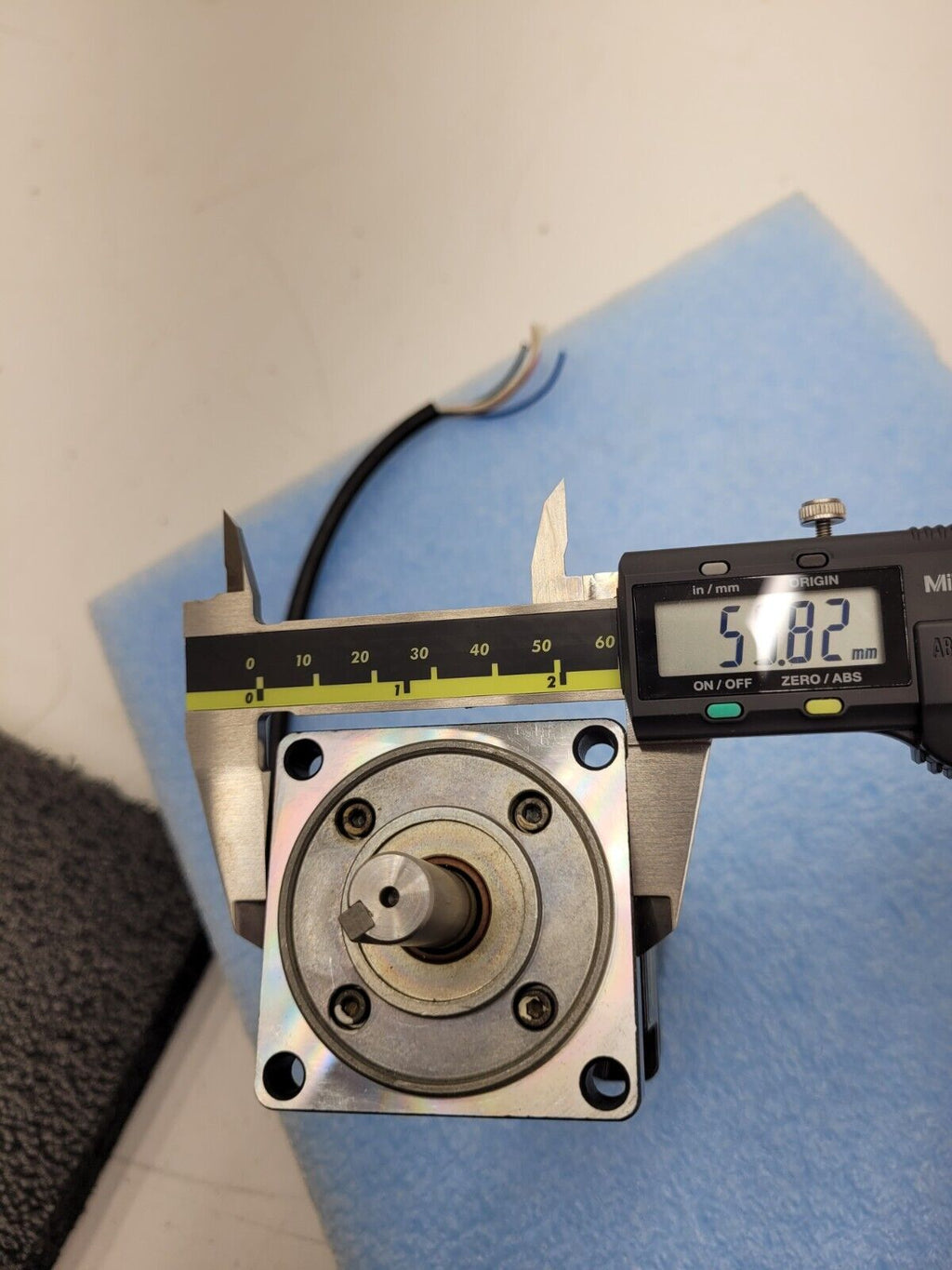 VEXTA UPH566H-A2 Stepping Motor w/ HARMONIC UHG50-2B Gear Drive 1:50 Ratio