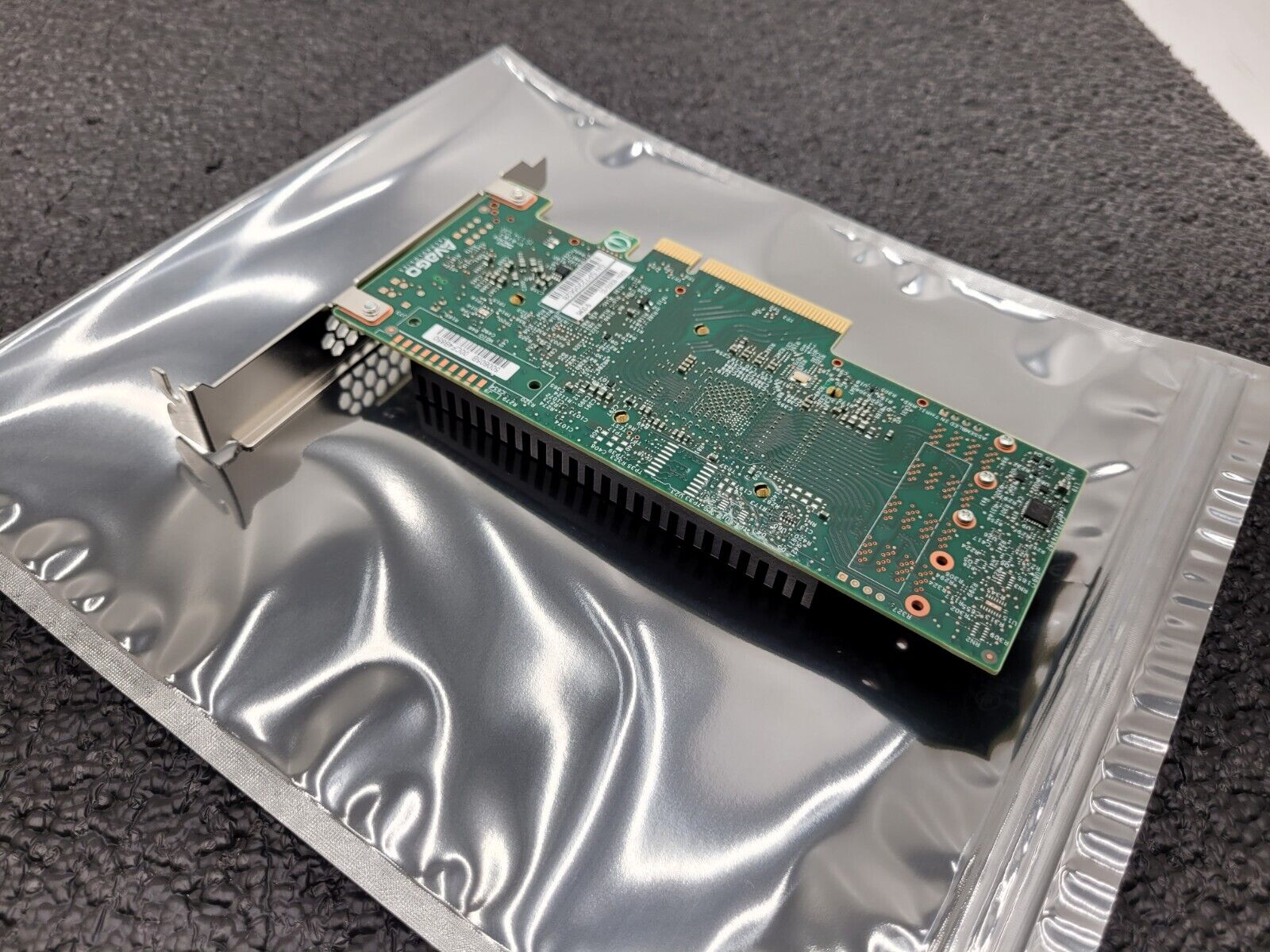 Intel 9400-8i SATA Internal SAS 6/12Gb/s PCIe 8-Port SAS Tri-Mode HBA Broadcom